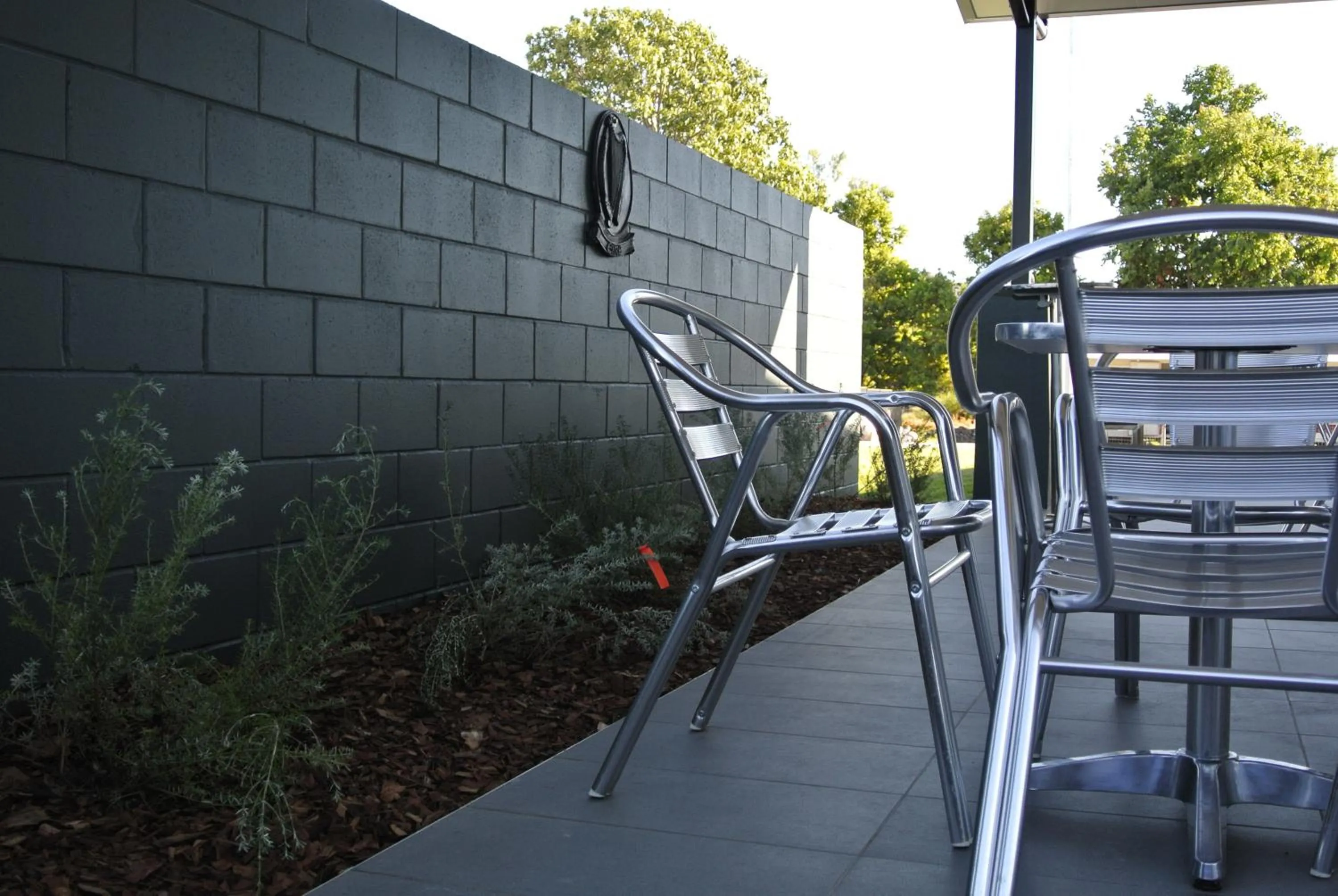 Patio in Dooley's Tavern & Motel Springsure