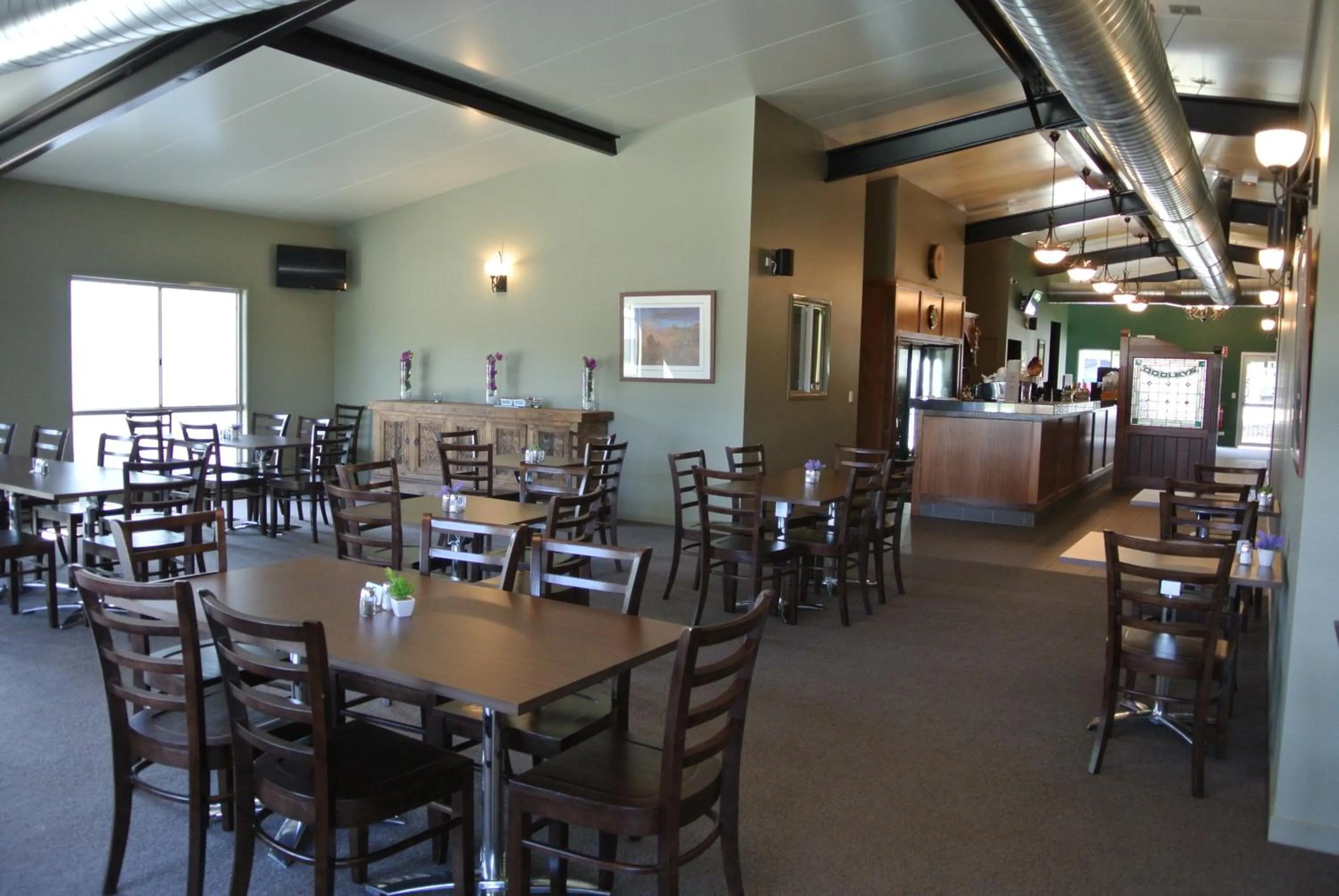 Restaurant/places to eat in Dooley's Tavern & Motel Springsure