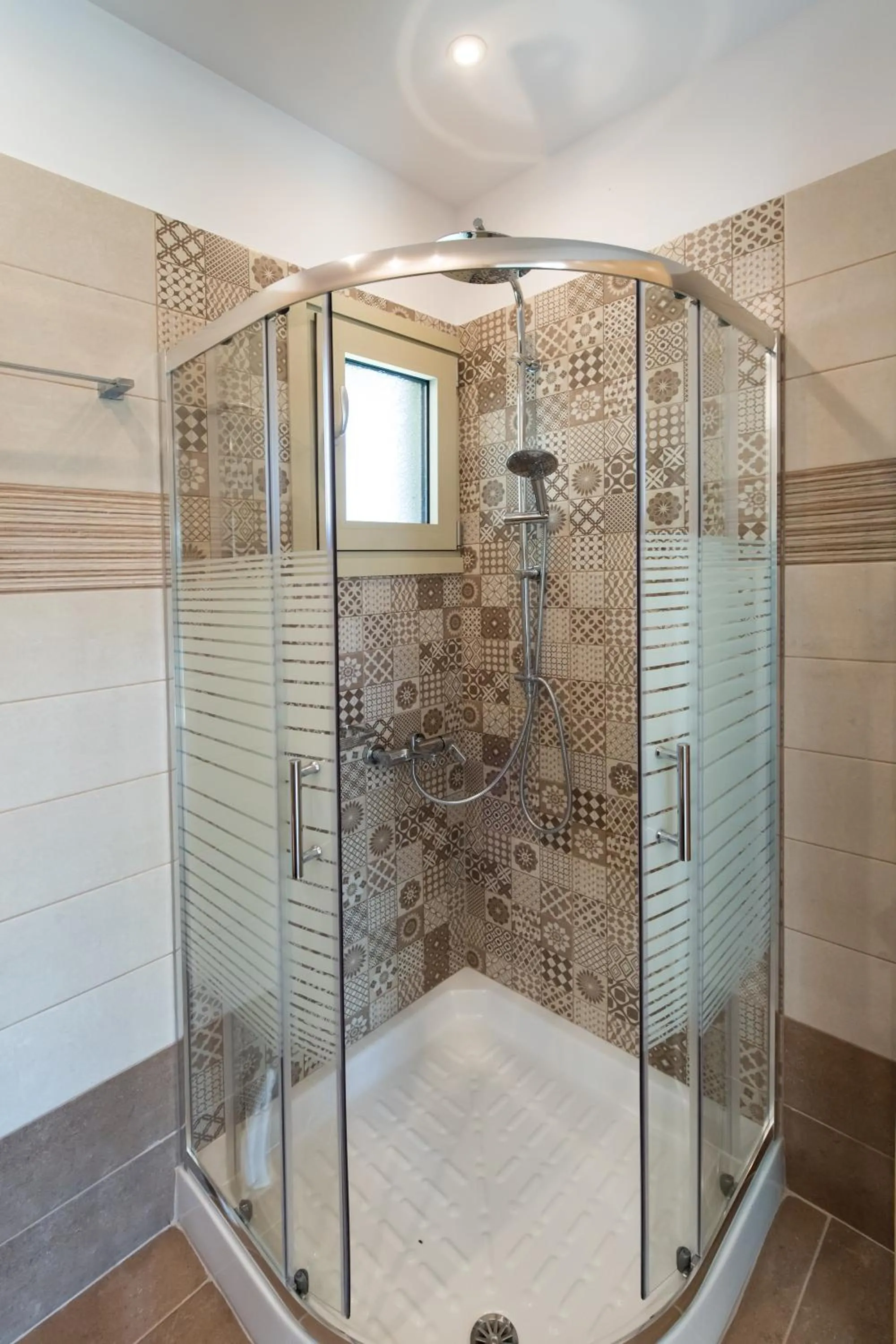 Bounatsa Studios & Apartments