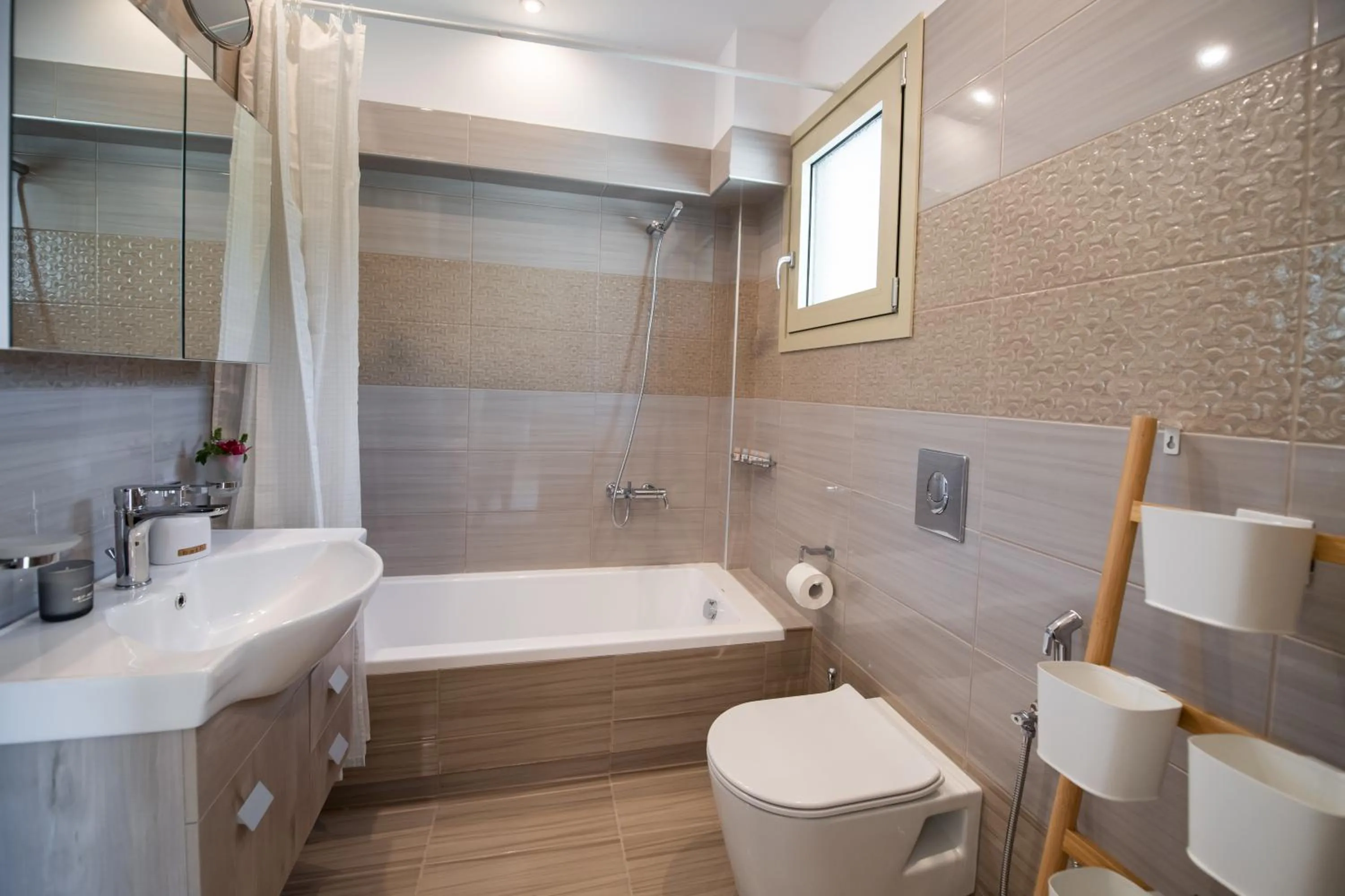 Bounatsa Studios & Apartments