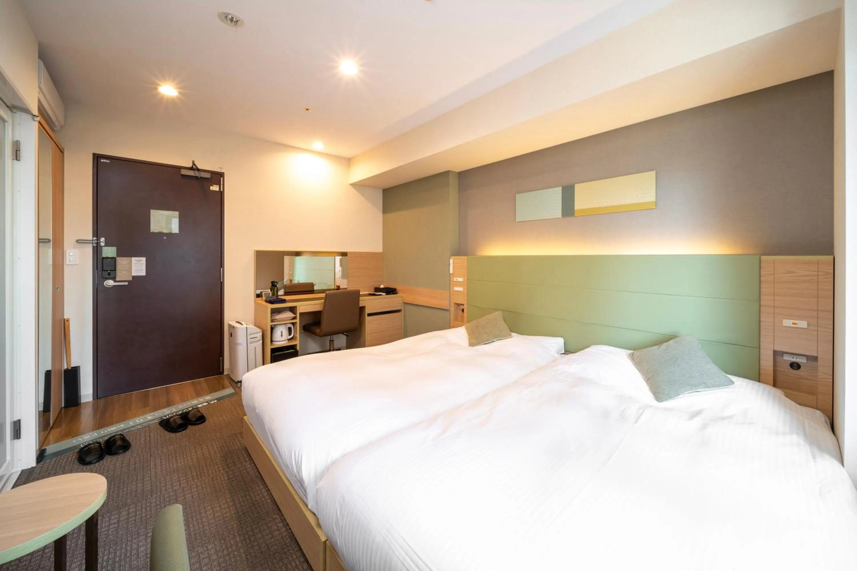 Bed in Super Hotel Premier Tokyo Station Yaesu-Chuoguchi