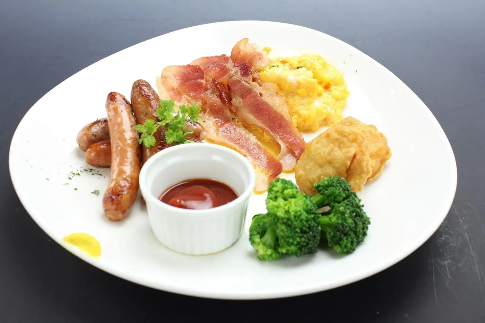 Buffet breakfast in Super Hotel Premier Tokyo Station Yaesu-Chuoguchi