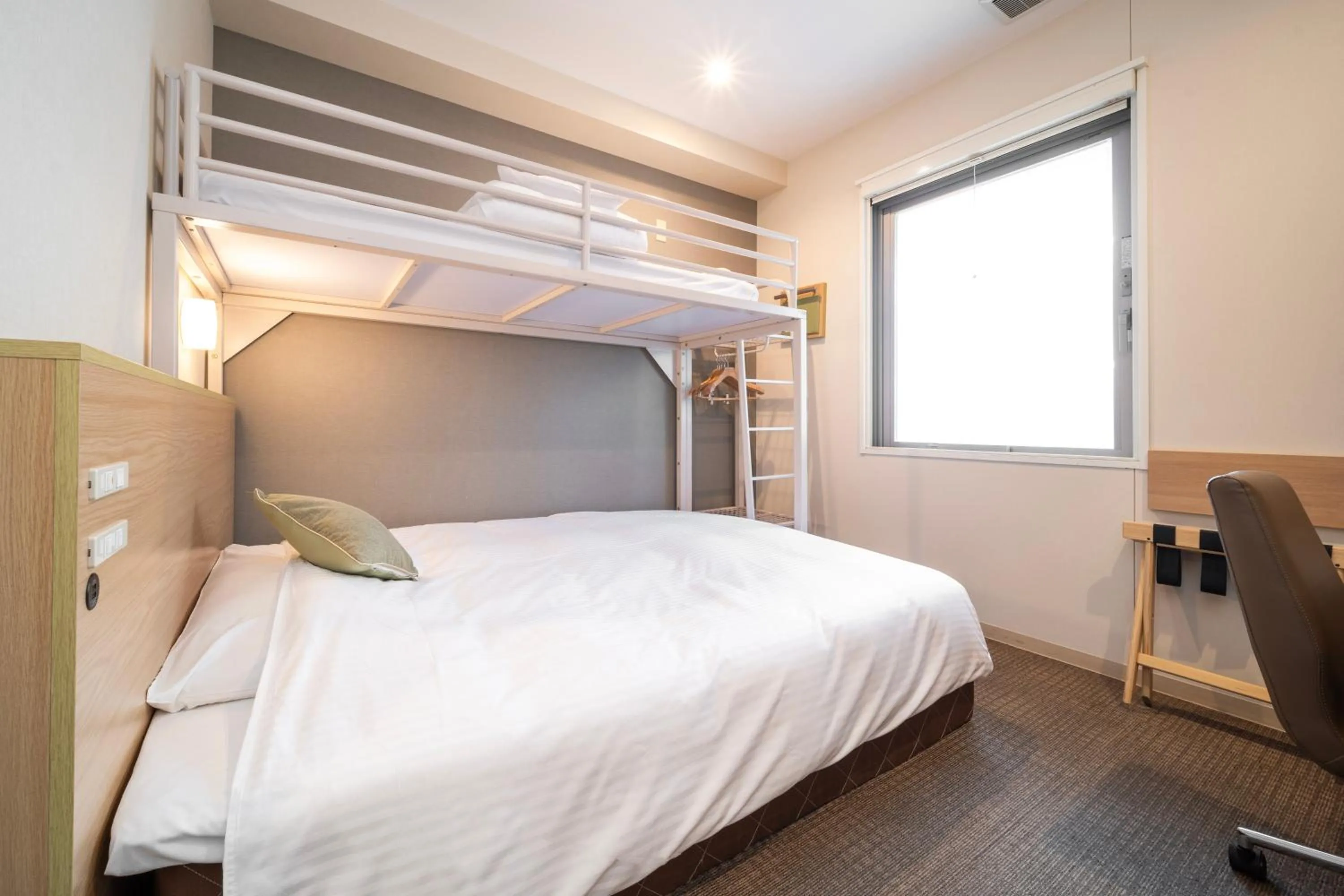 Bed in Super Hotel Premier Tokyo Station Yaesu-Chuoguchi