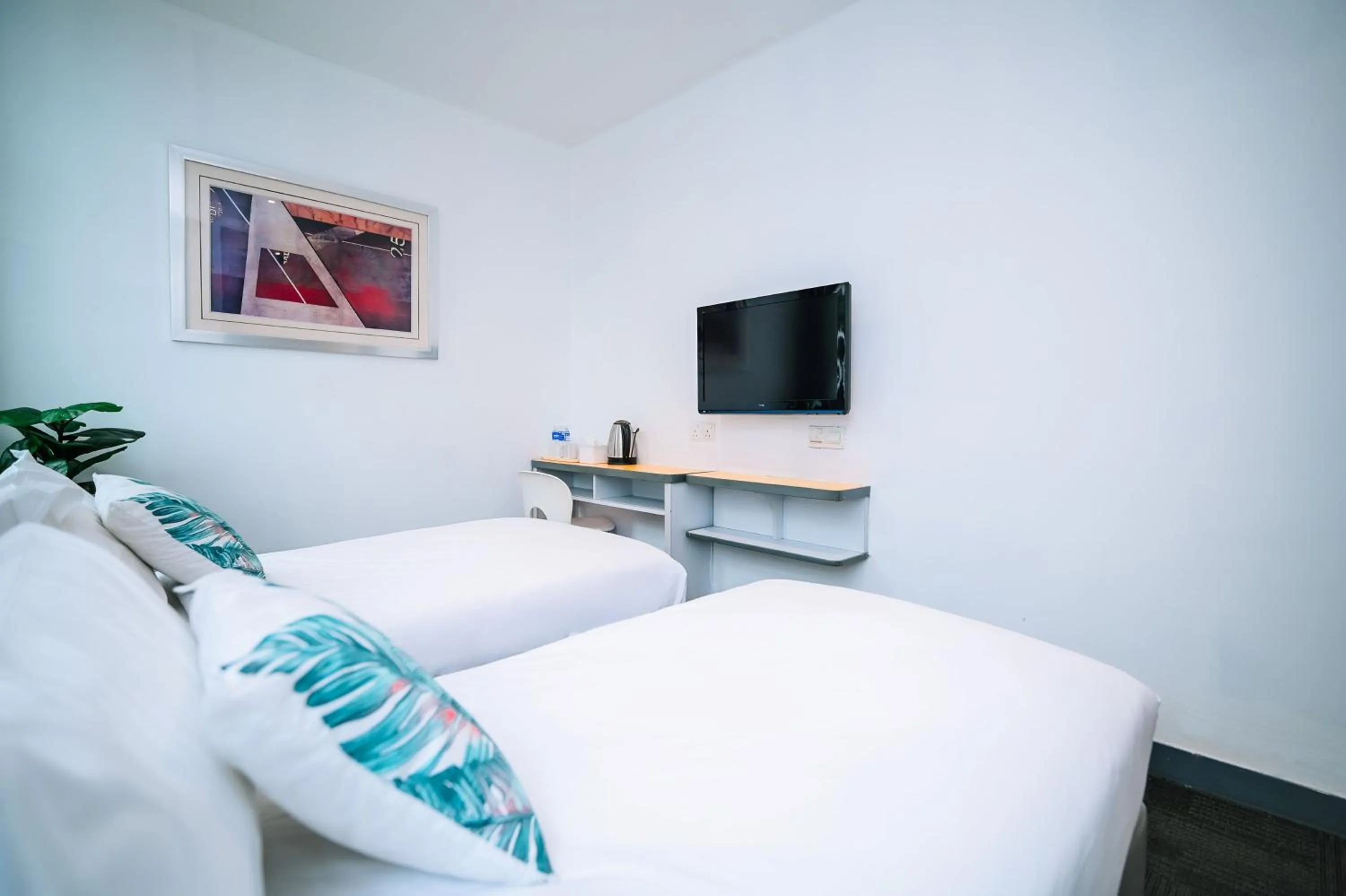 Bed in Swing & Pillows - KL Sg Besi, Kuala Lumpur