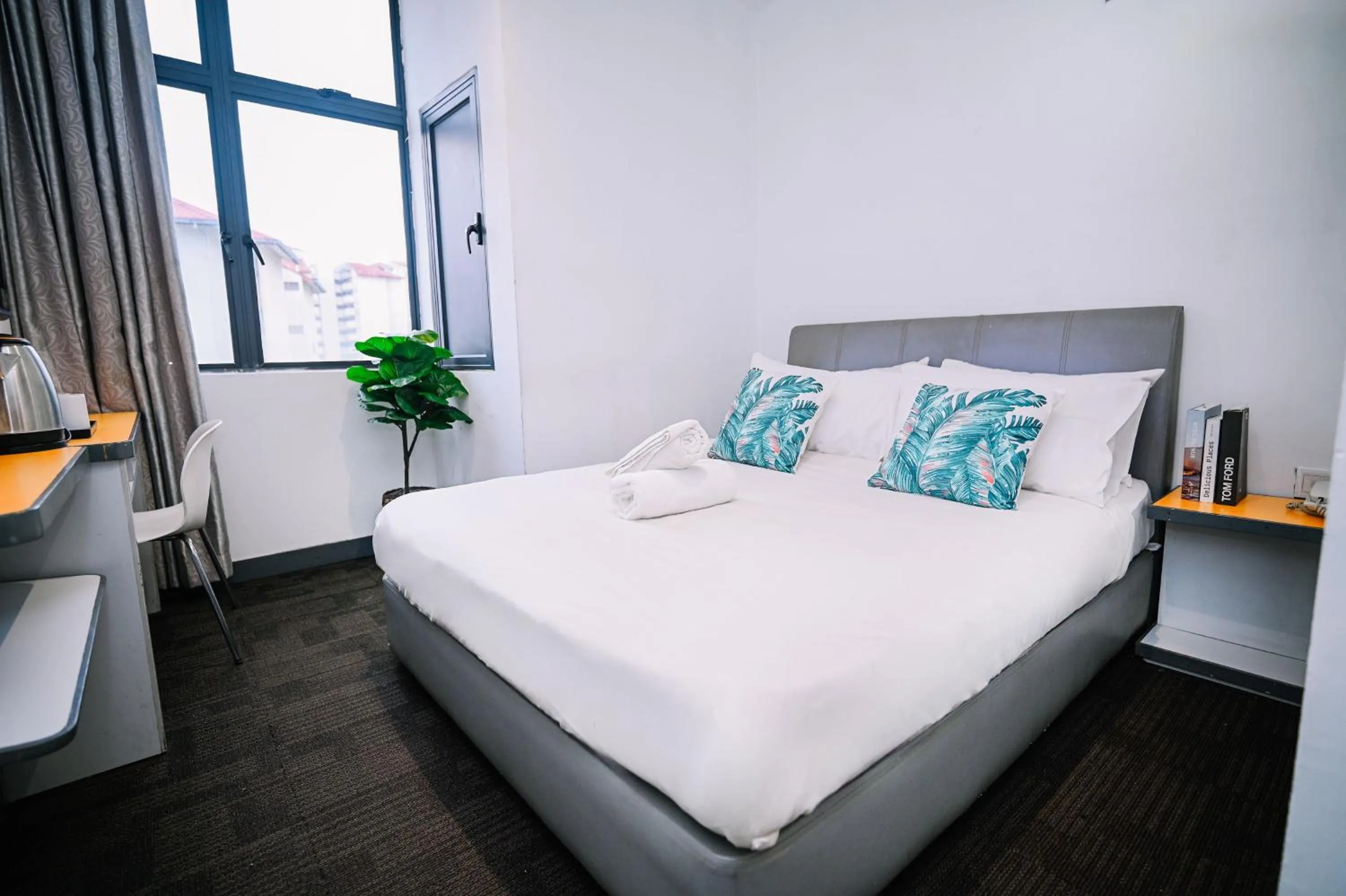 Bed in Swing & Pillows - KL Sg Besi, Kuala Lumpur