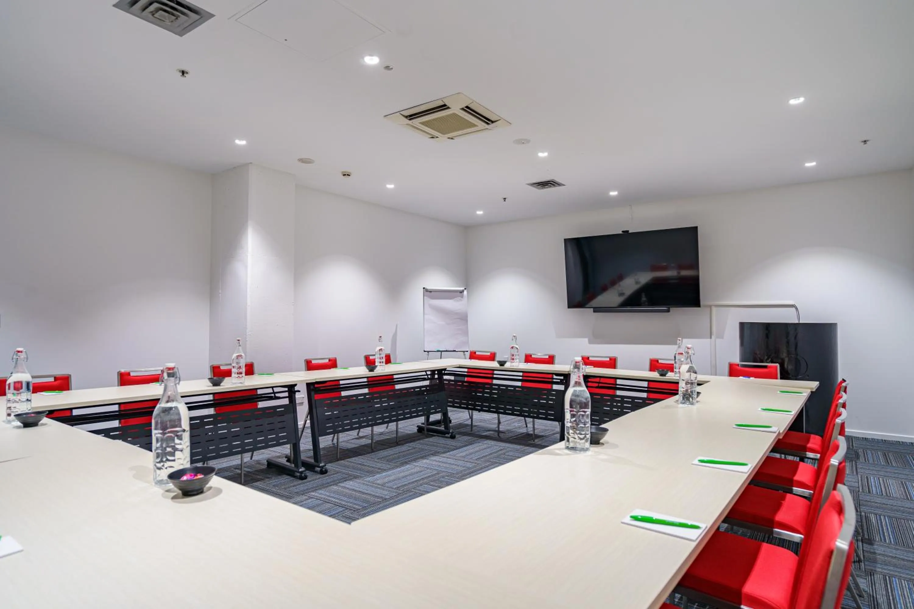 Meeting/conference room in Ibis Styles Invercargill