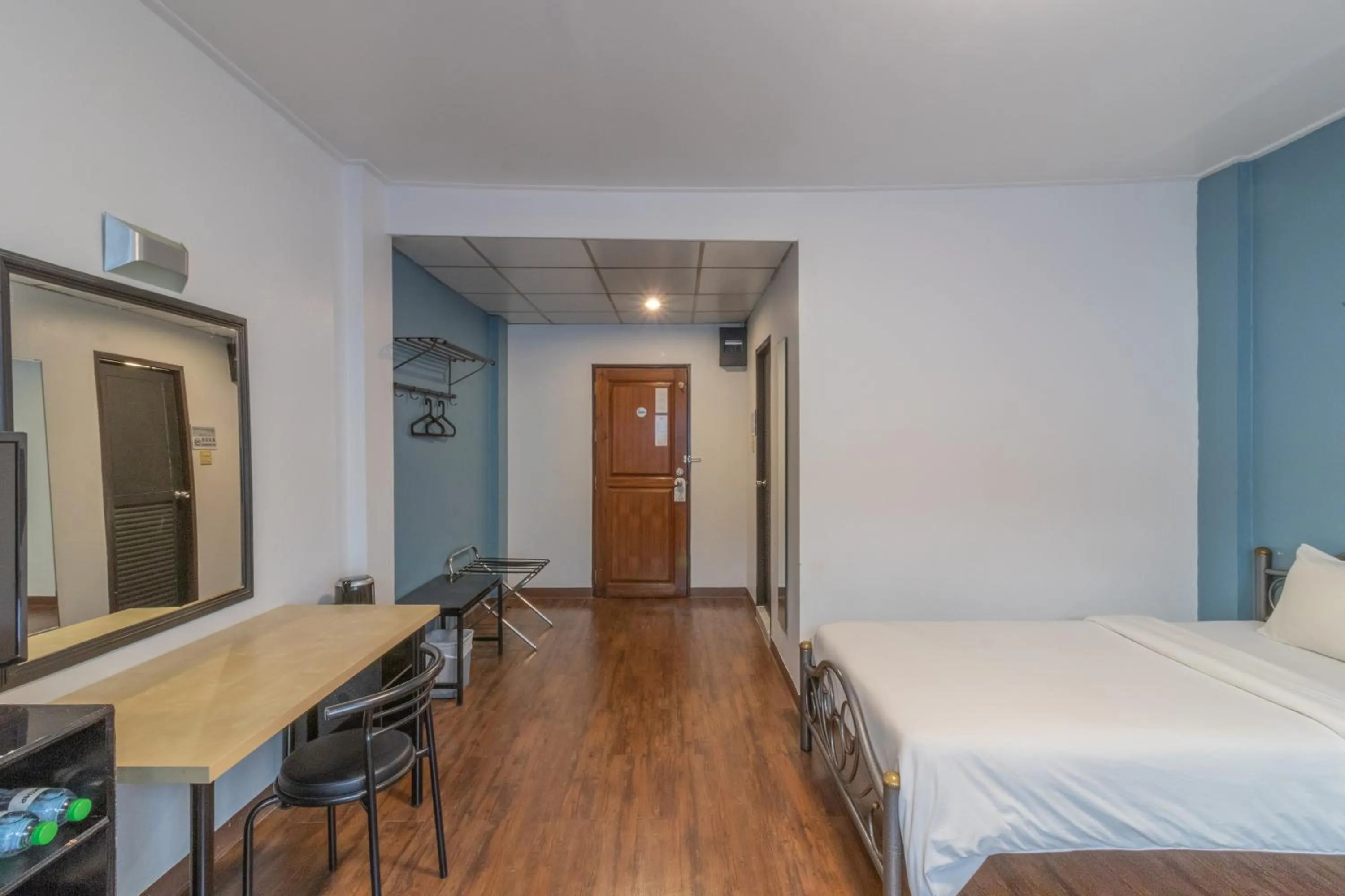 Photo of the whole room in Intown Residence