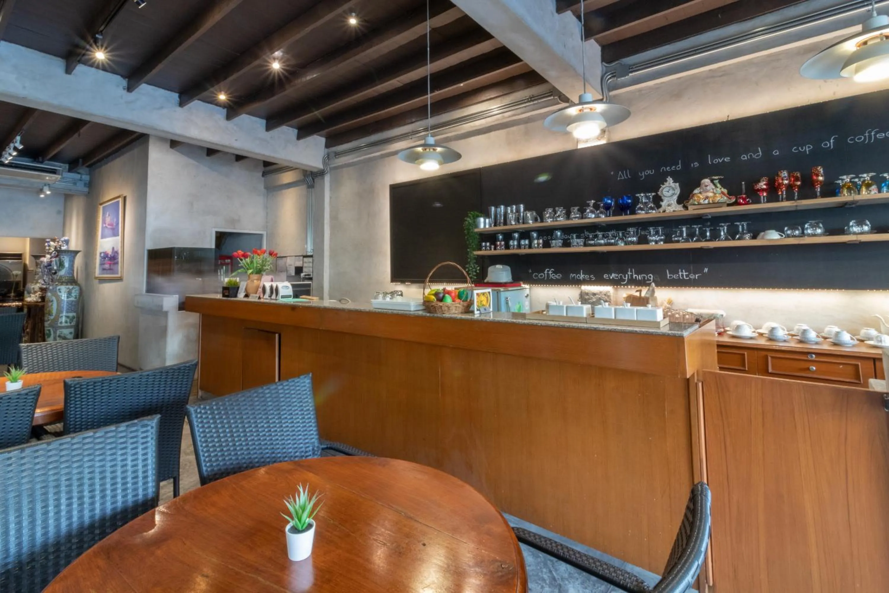 Area and facilities in Intown Residence