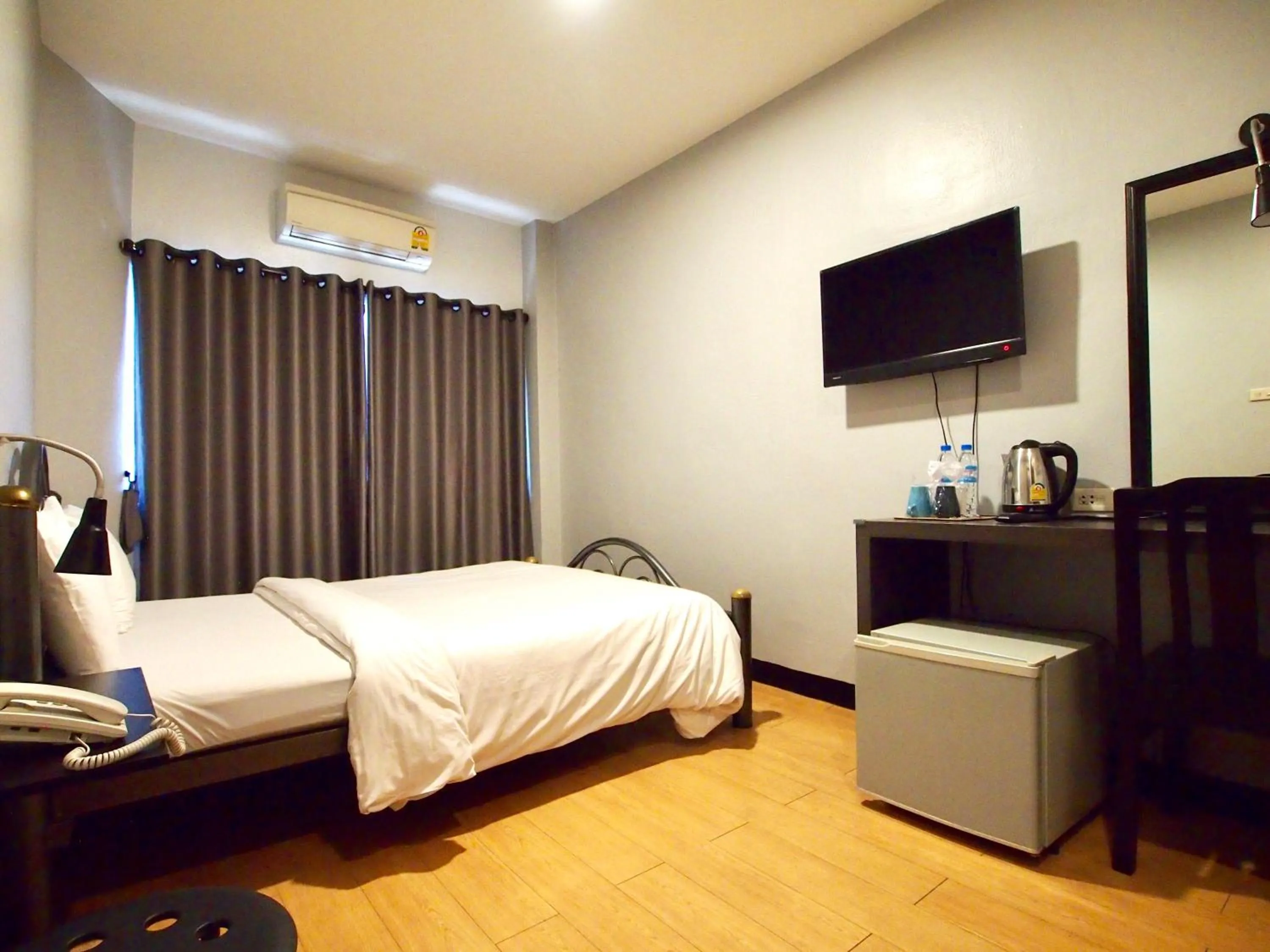 Photo of the whole room in Intown Residence