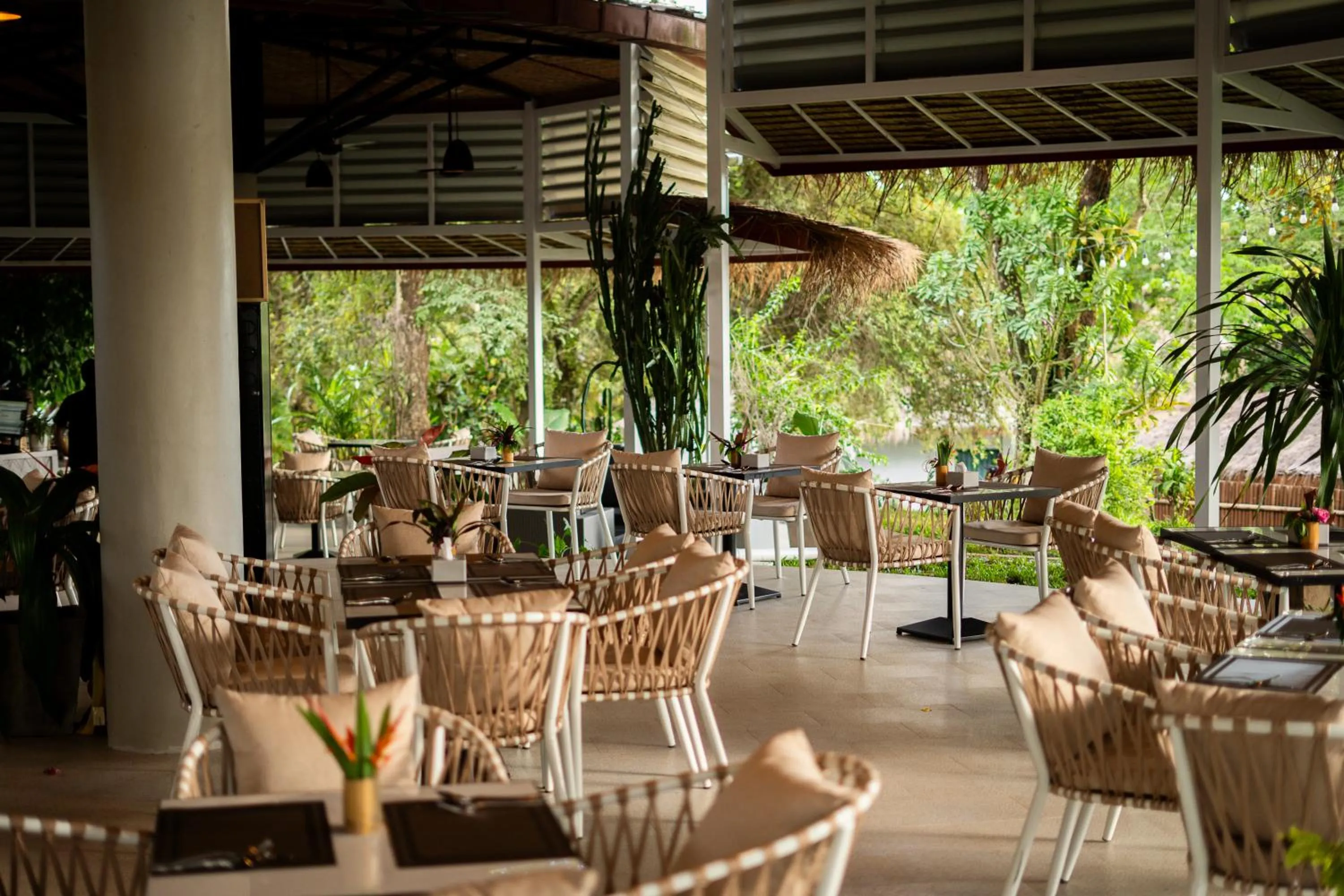 Restaurant/places to eat in The Sanctuary Nam Ngum Beach Resort