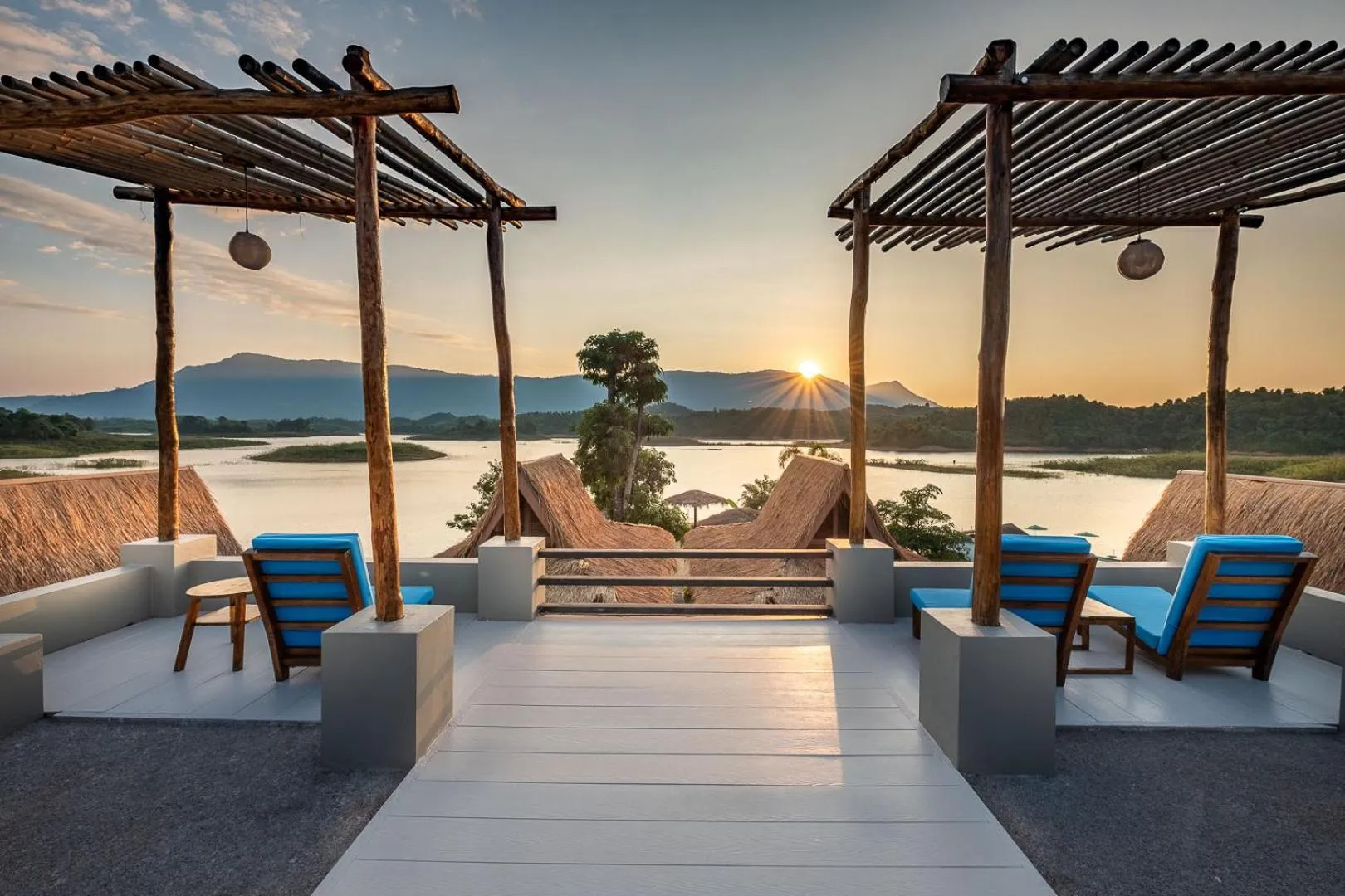 Sunrise in The Sanctuary Nam Ngum Beach Resort