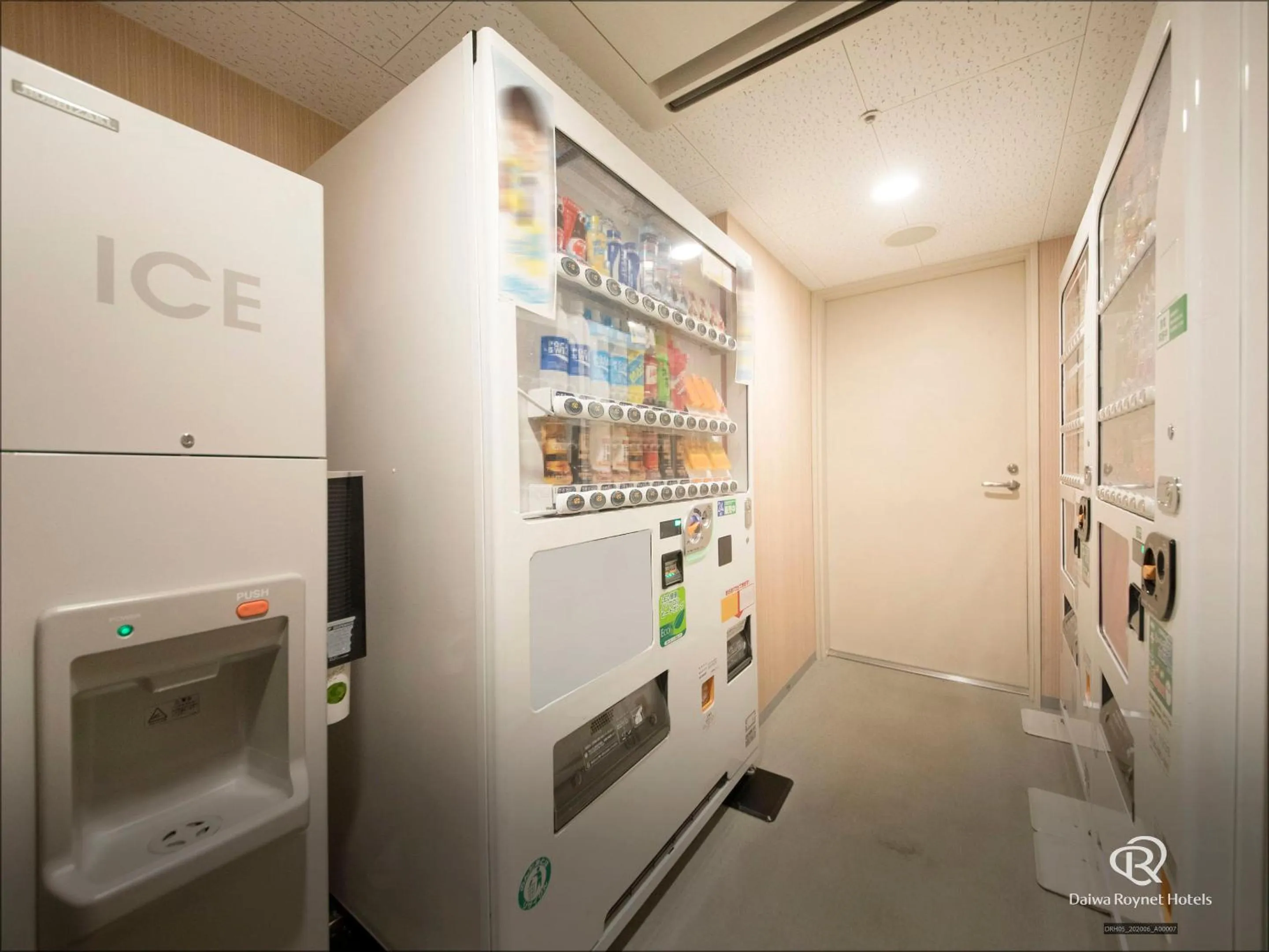 vending machine in Daiwa Roynet Hotel Osaka-Kitahama