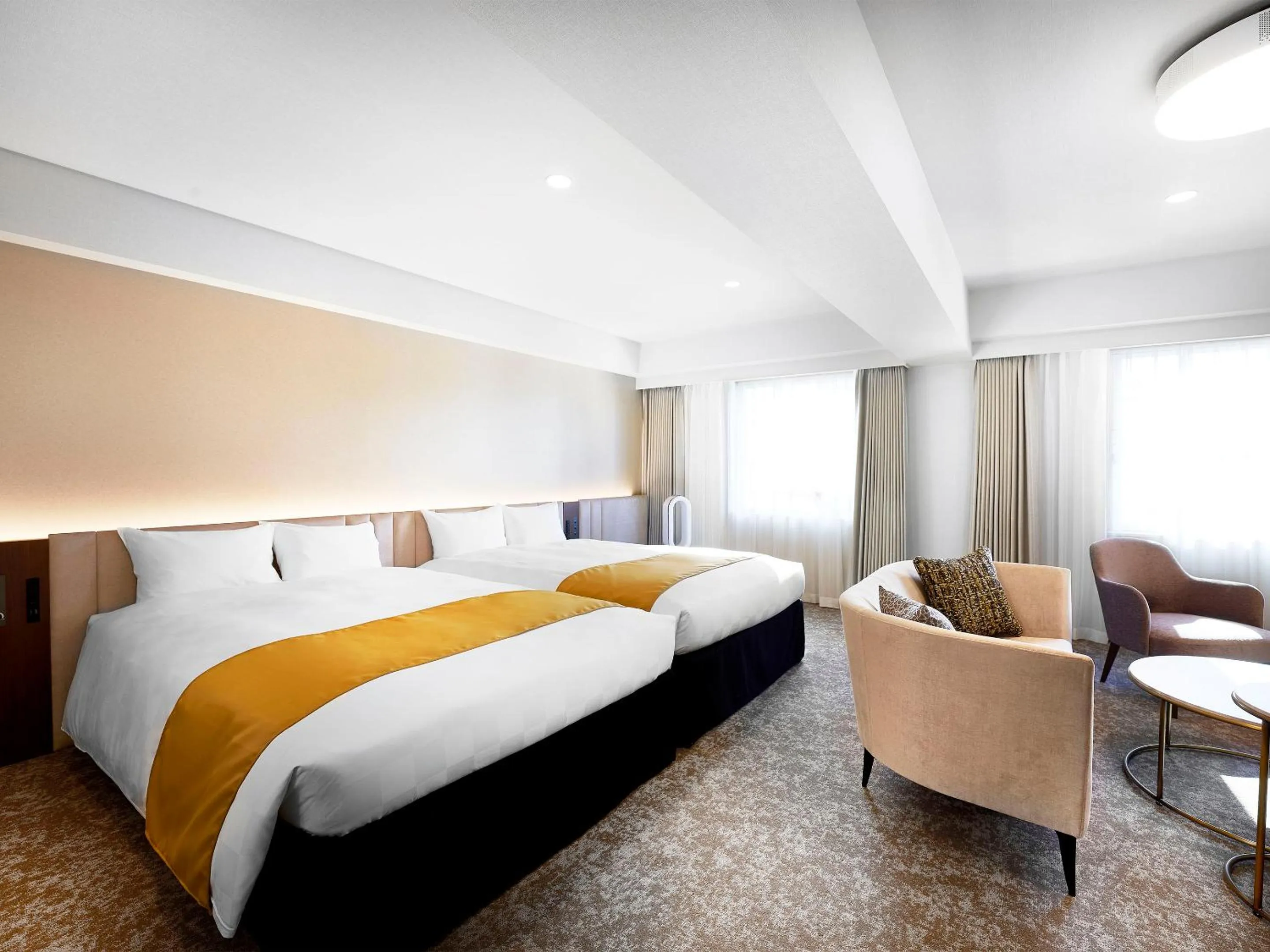 Photo of the whole room, Bed in Daiwa Roynet Hotel Osaka-Kitahama