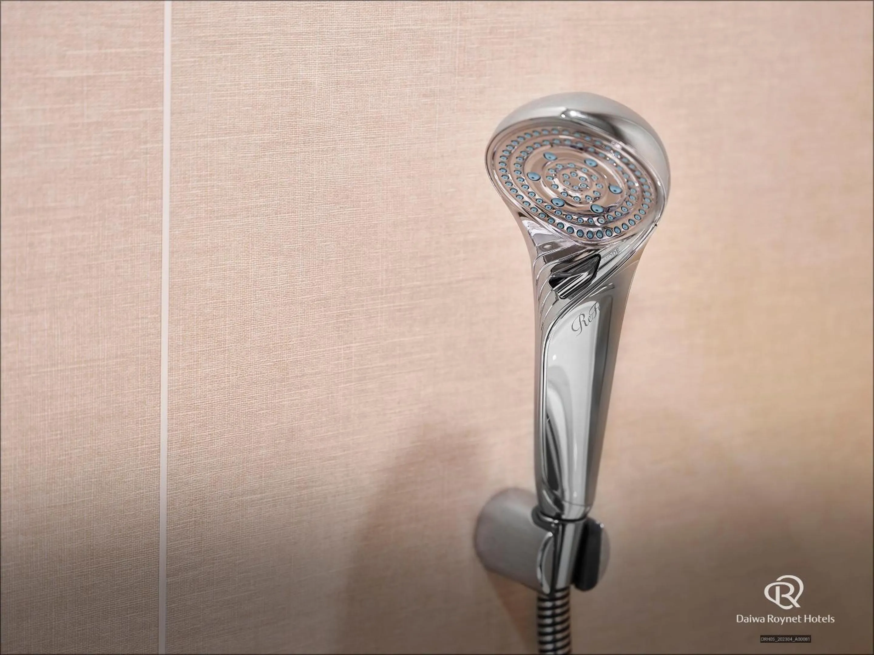 Shower in Daiwa Roynet Hotel Osaka-Kitahama