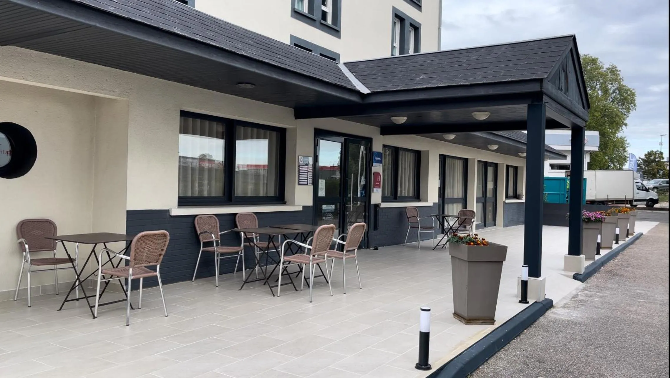 Property building in The Originals City, Hôtel Orléans Nord