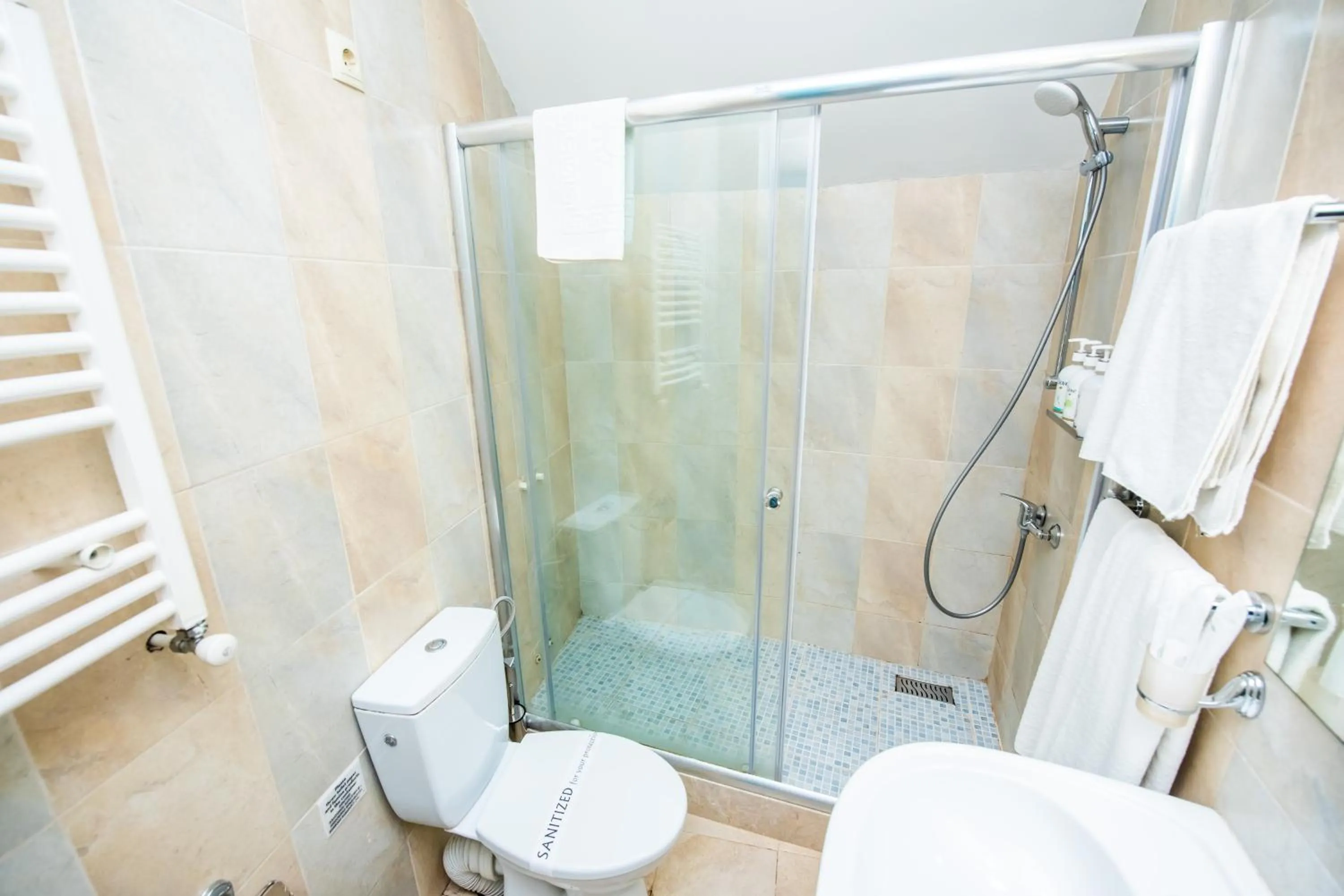 Shower in City Inn - Boutique Hotel Tbilisi