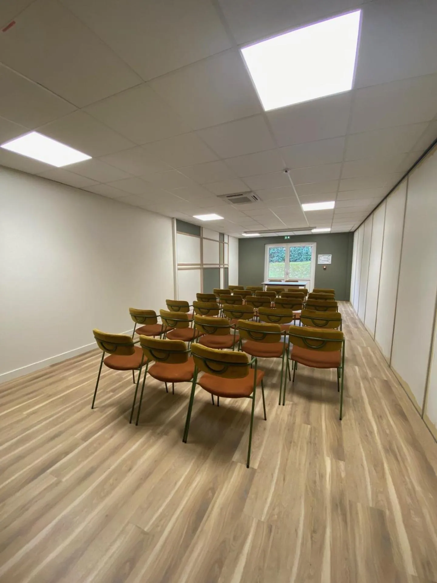 Seating area in Green Hôtels Poitiers