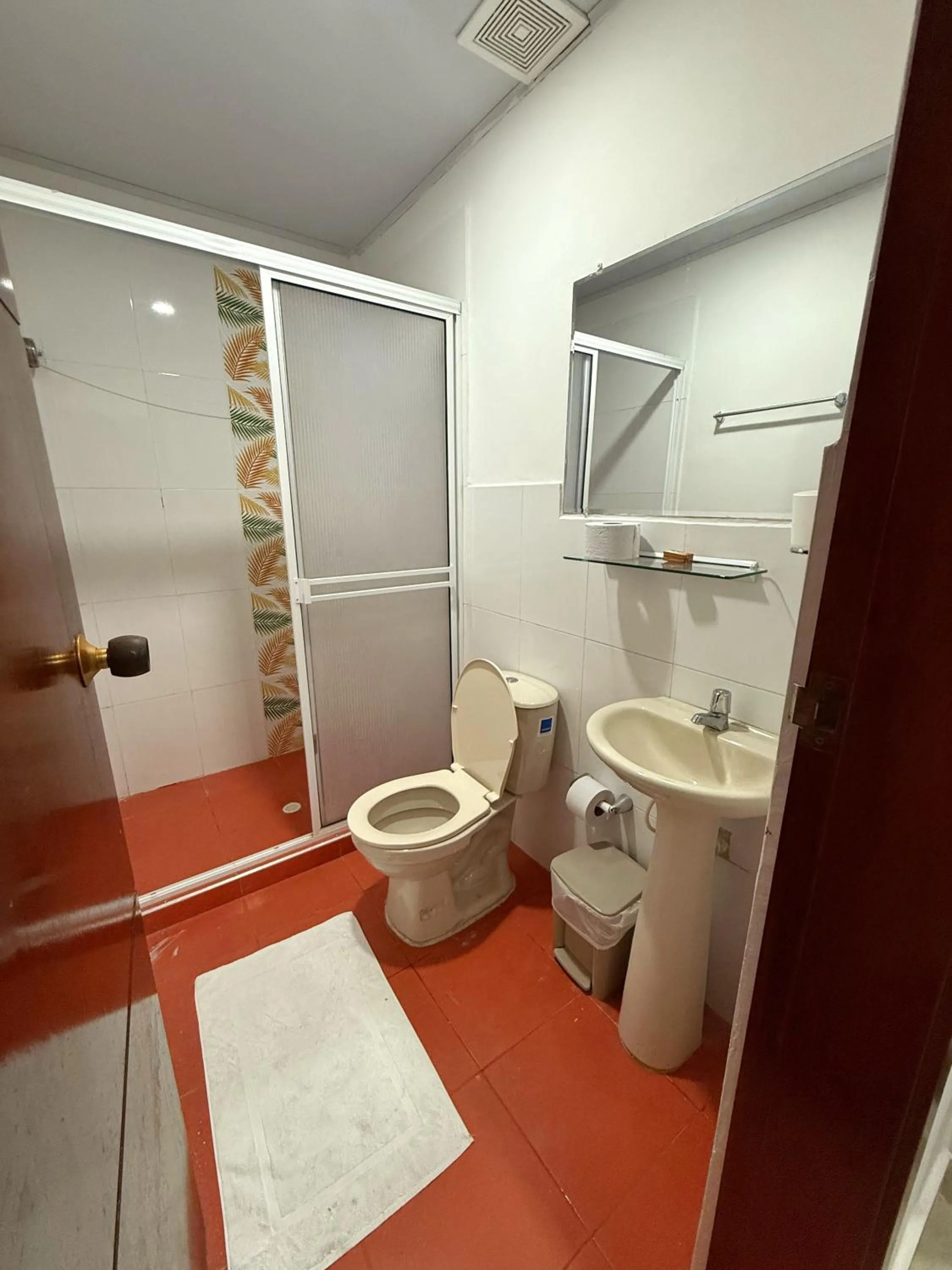 Bathroom in Apartahotel Caribe Diez