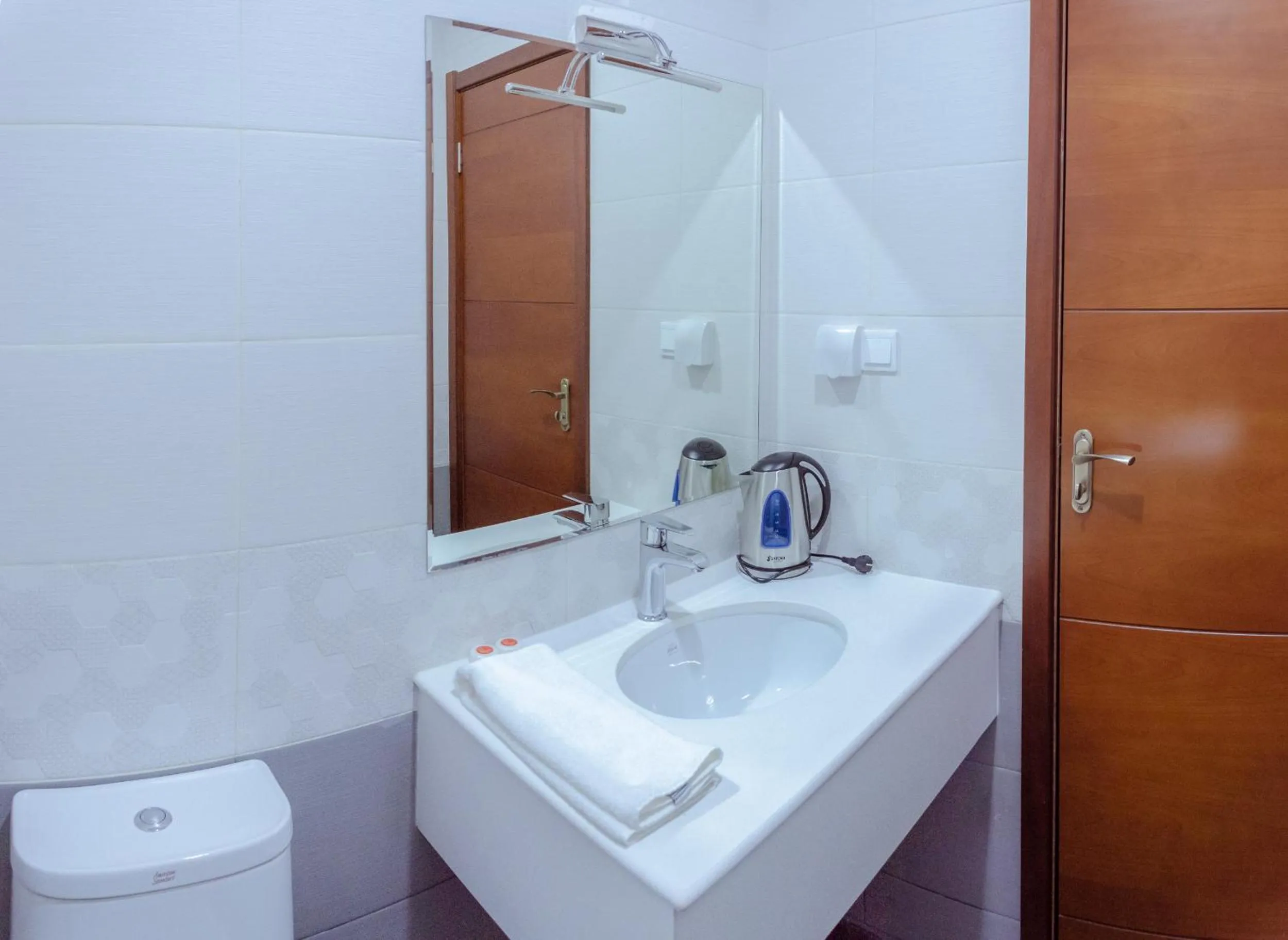 Toilet in Dormitory Hualing Tbilisi