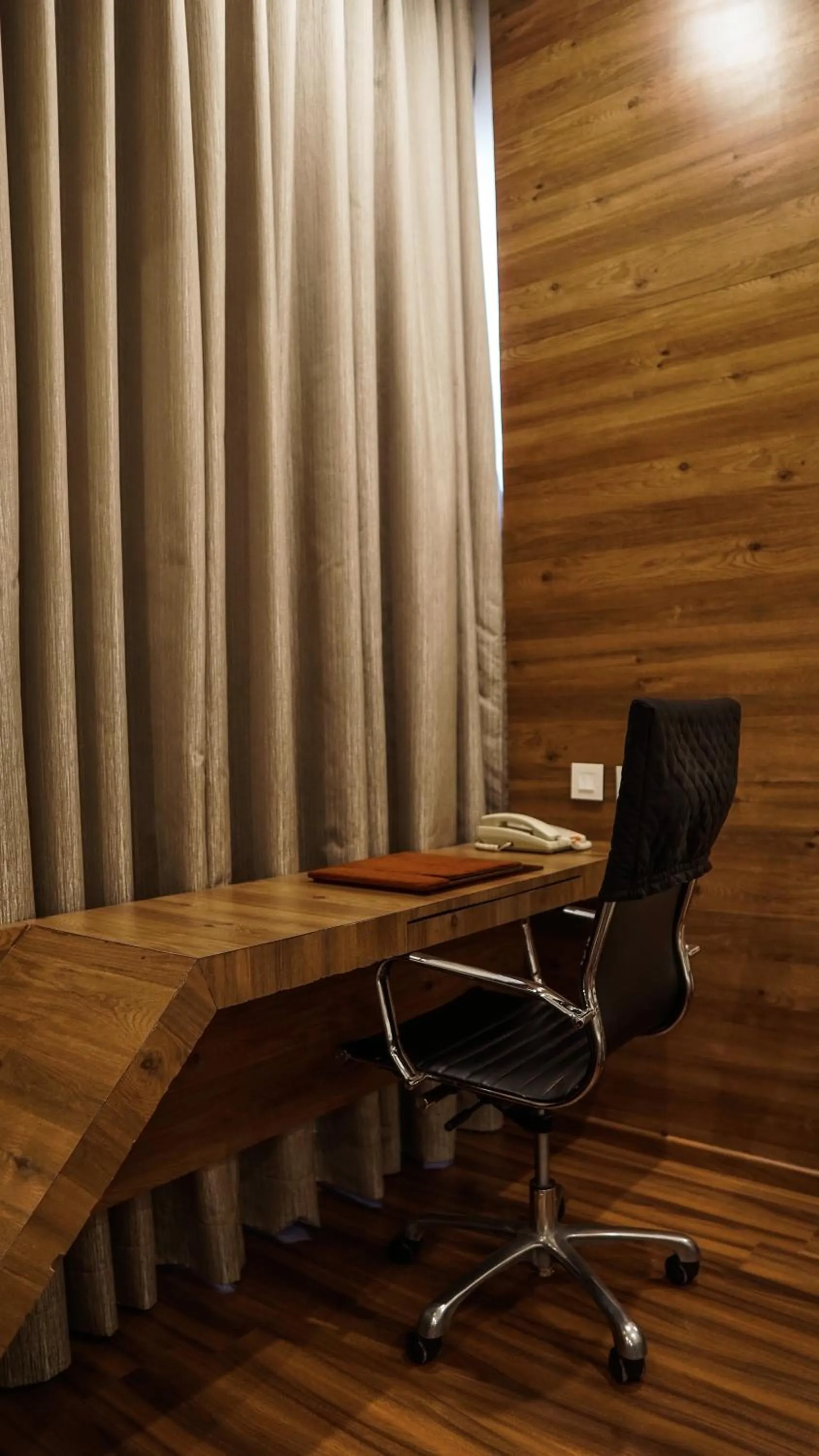 hair dresser in Hotel Centre Point