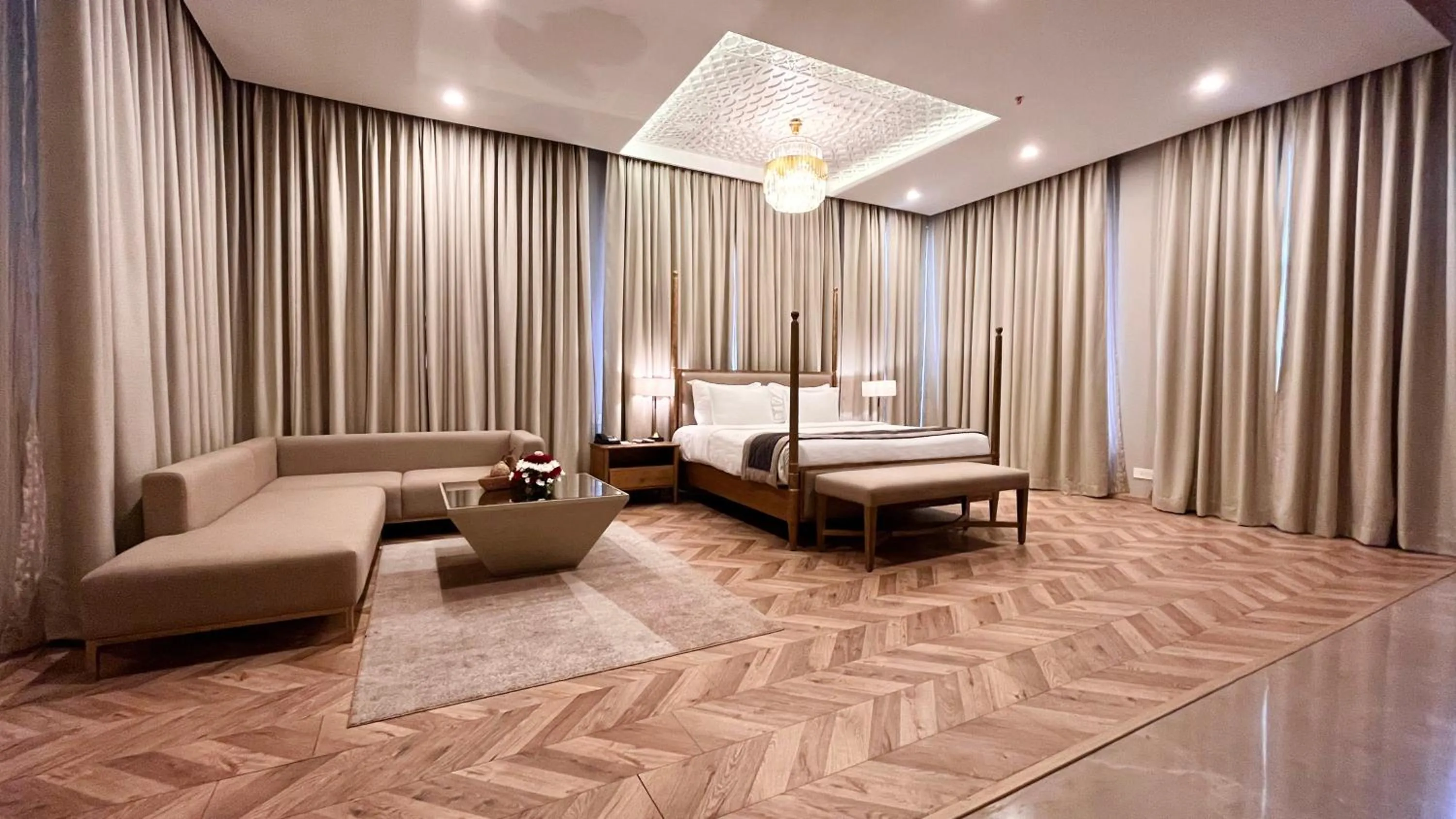 Photo of the whole room in Hotel Centre Point