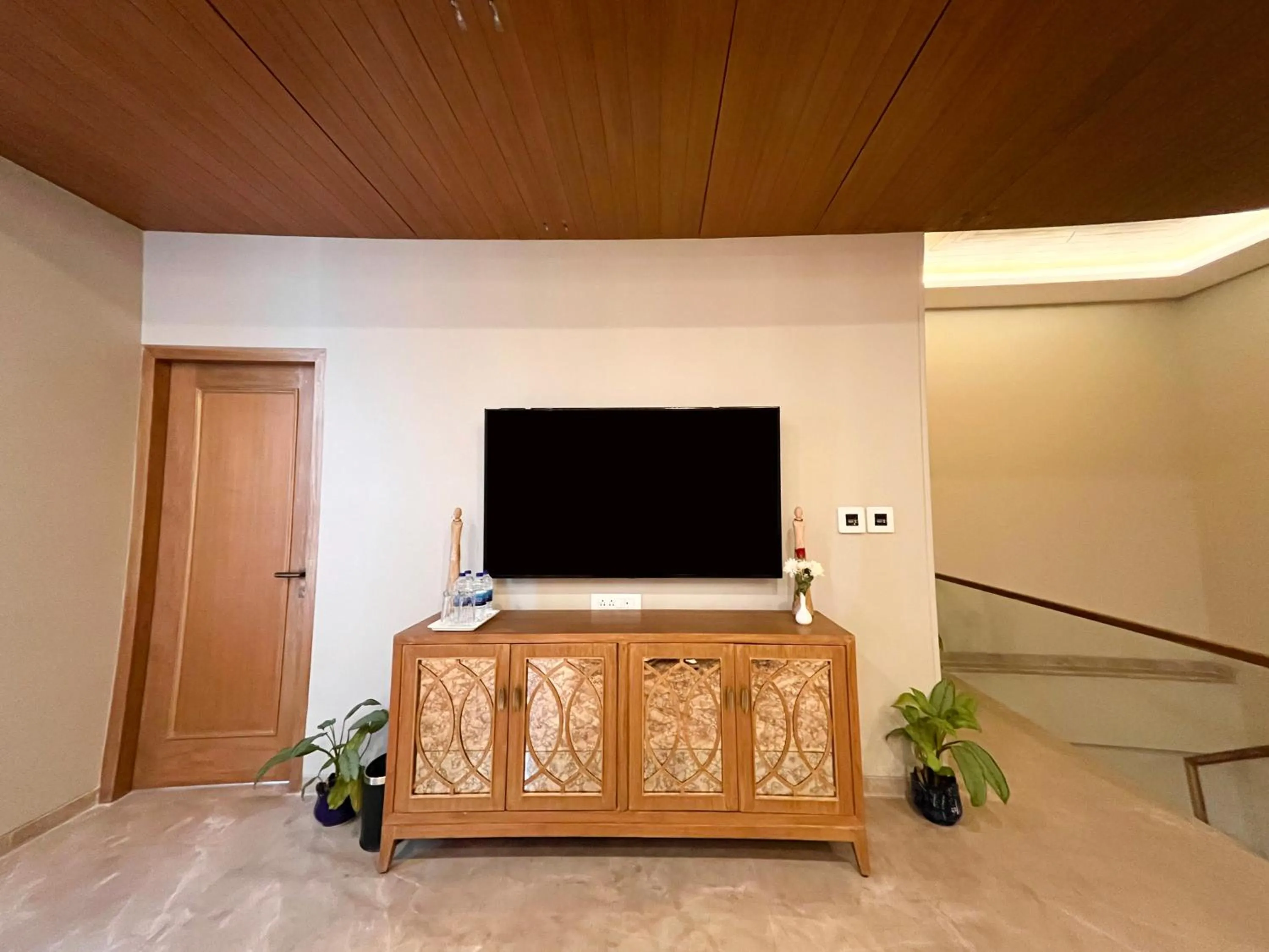 TV and multimedia in Hotel Centre Point