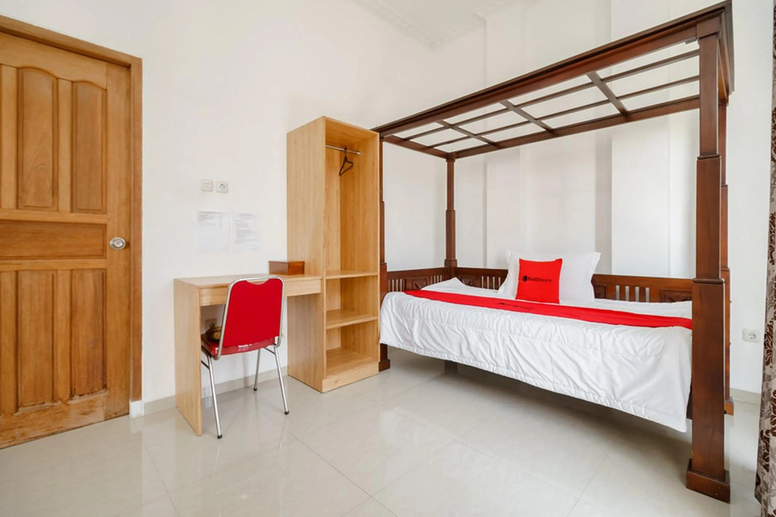 Bedroom, Bed in RedDoorz Syariah near Lahat Station
