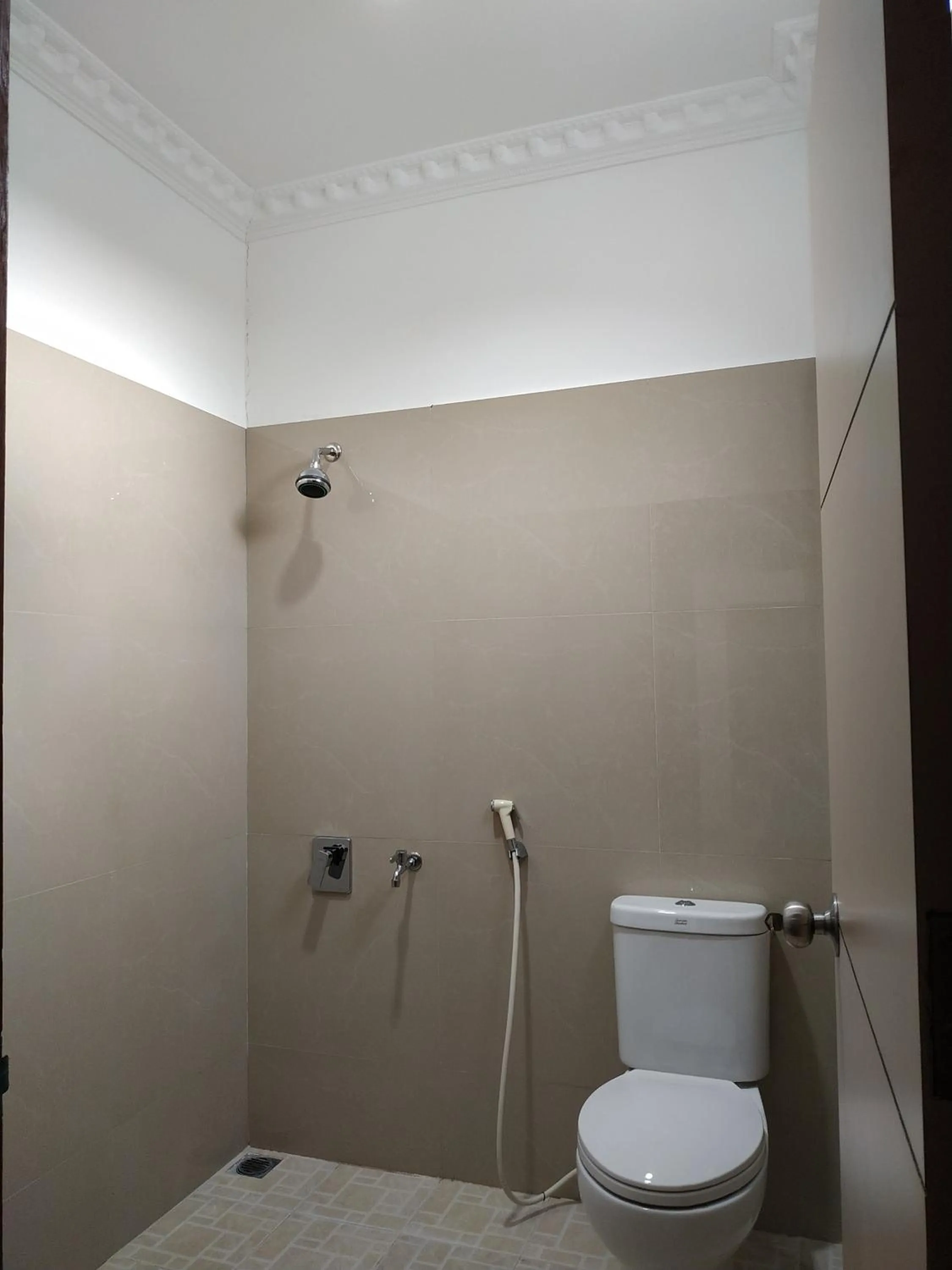 Bathroom in RedDoorz Syariah near Lahat Station