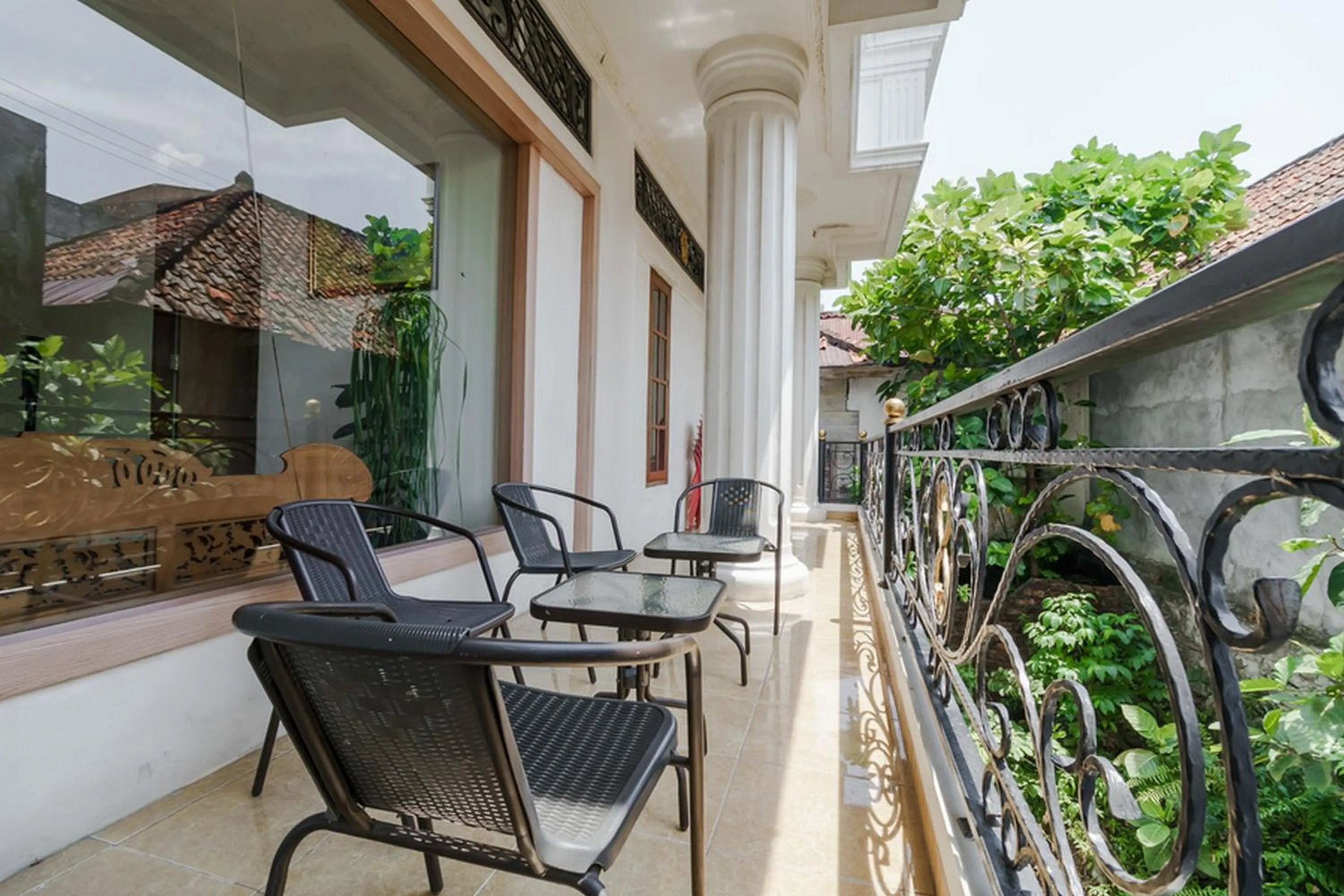 Property building in RedDoorz Syariah near Lahat Station