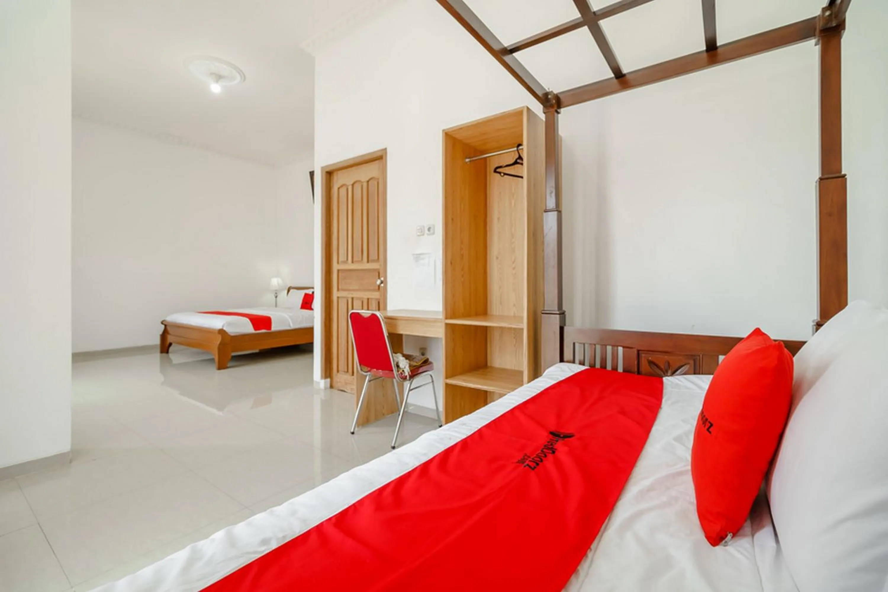 Bedroom, Bed in RedDoorz Syariah near Lahat Station