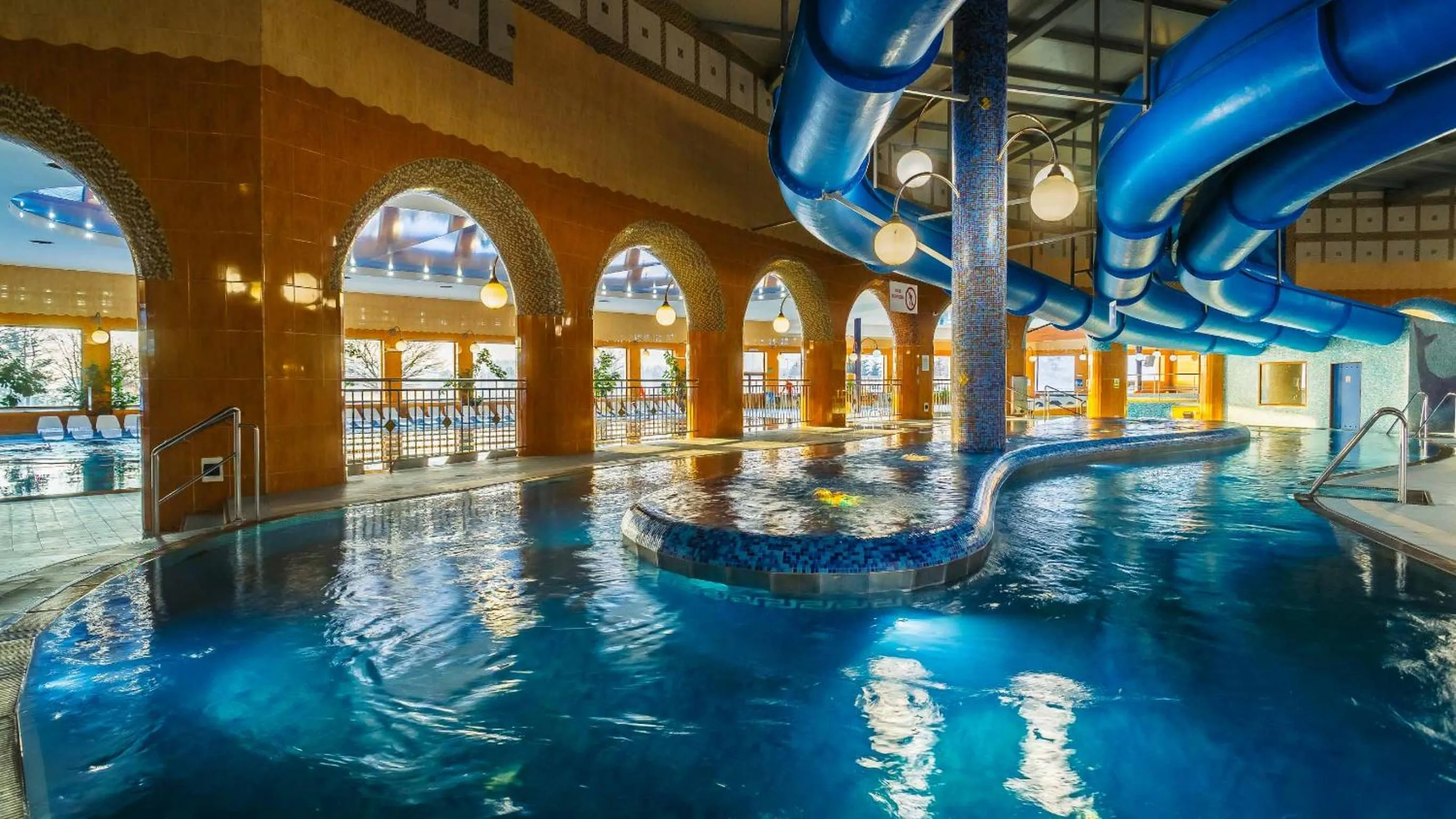 Aqua park in Hotel Gołębiewski Mikołajki