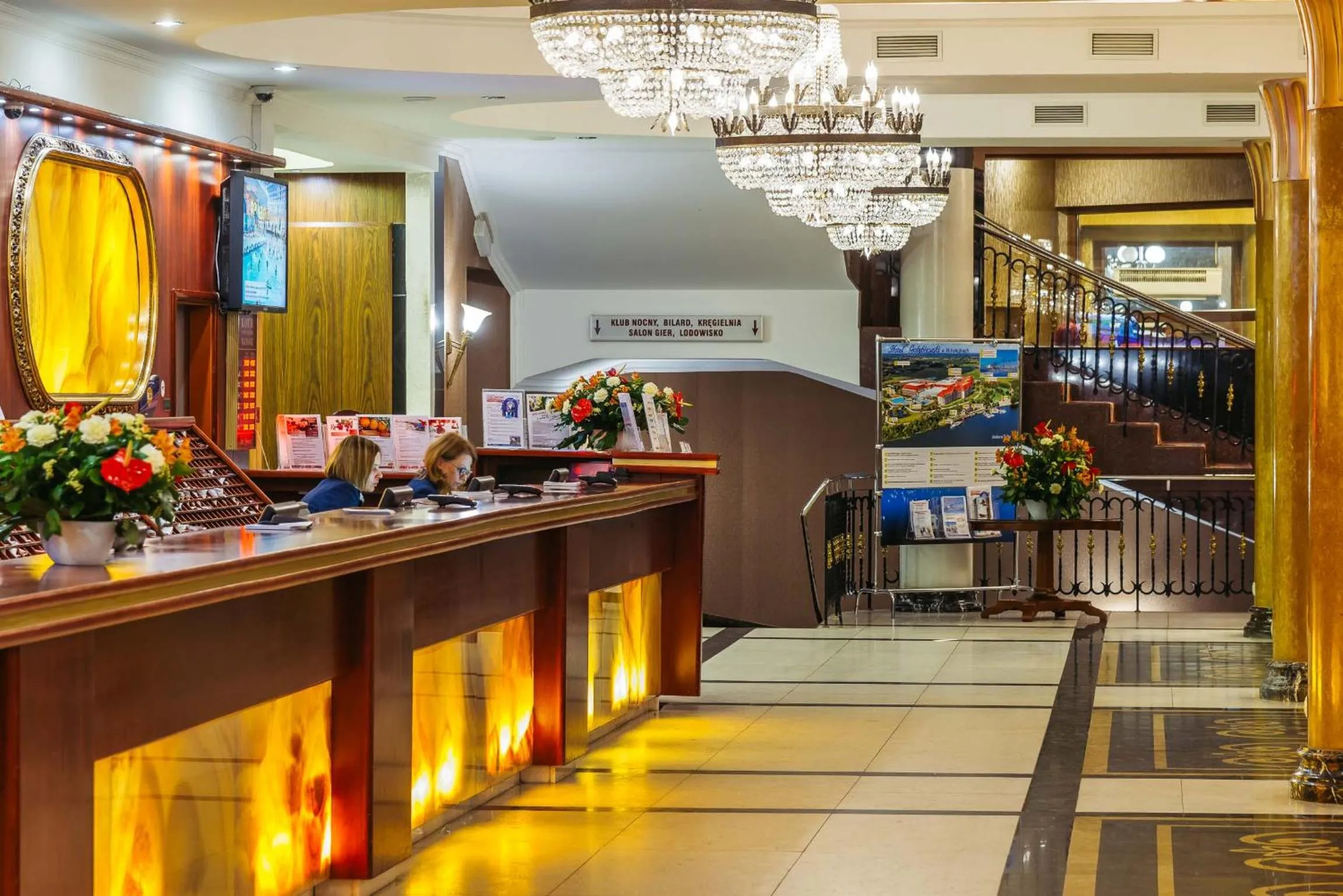 Staff in Hotel Gołębiewski Mikołajki