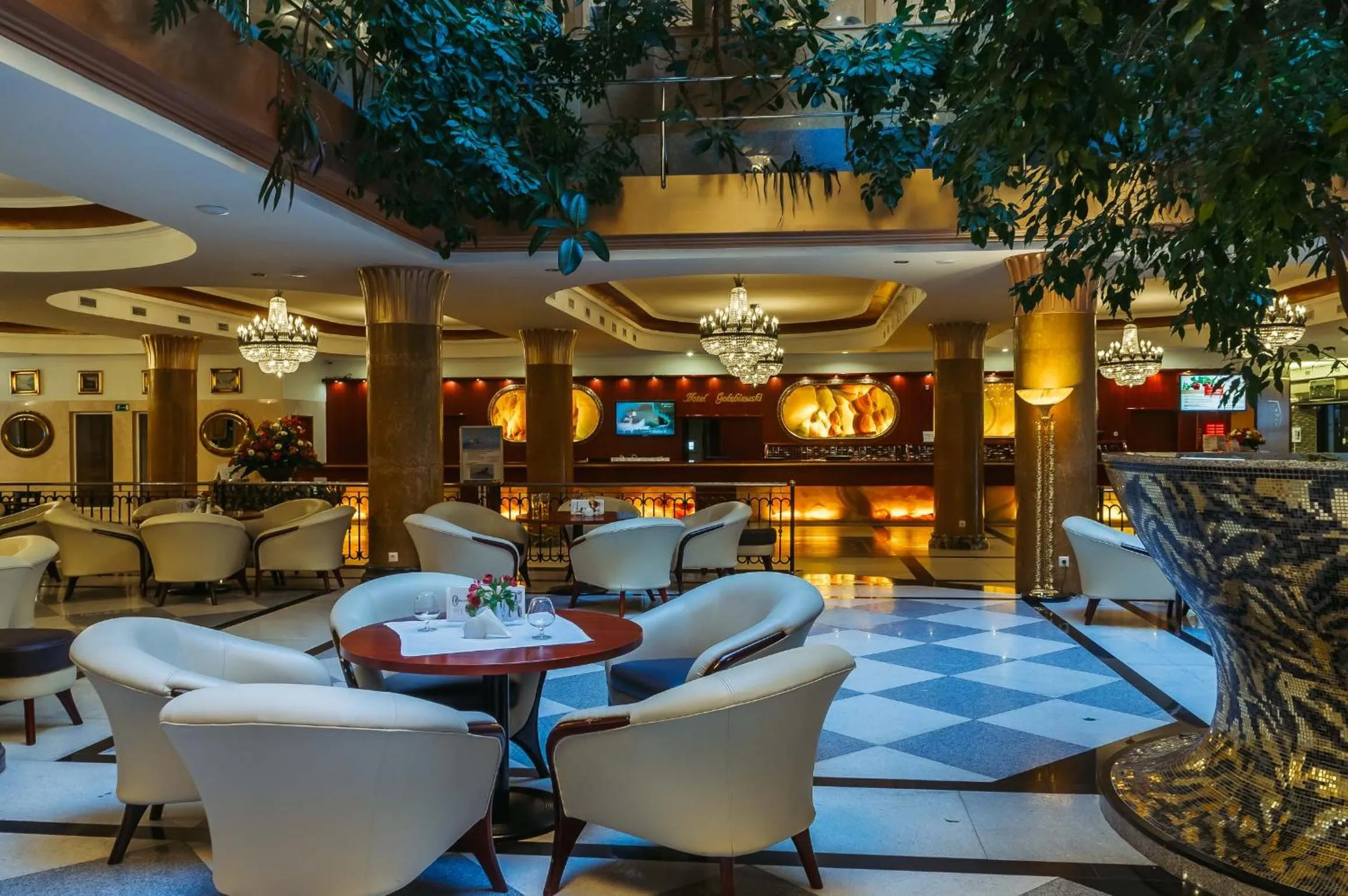 Lobby or reception in Hotel Gołębiewski Mikołajki