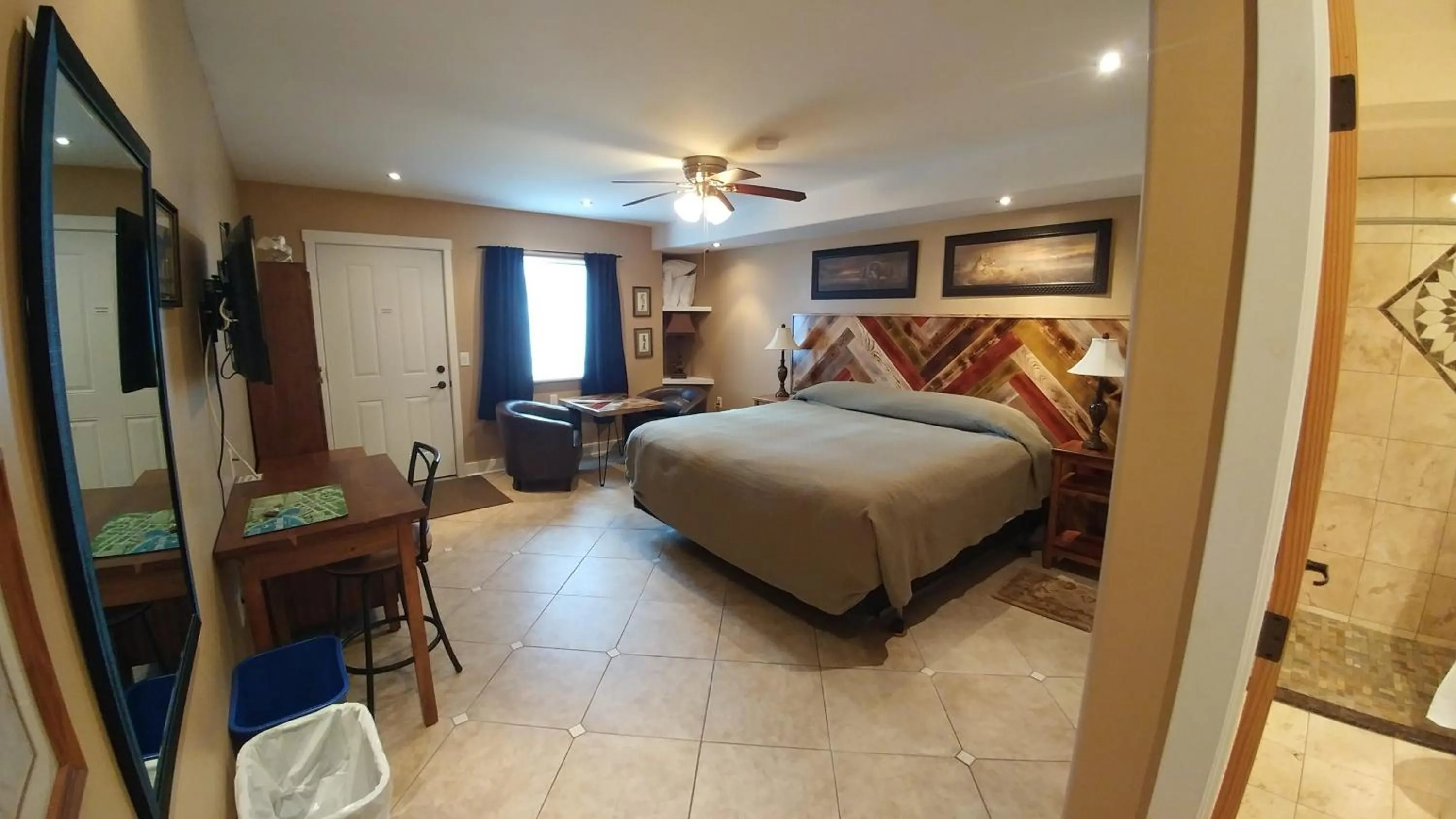 Photo of the whole room in Lionheart Guest House