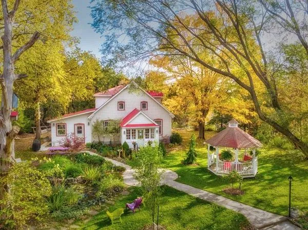 Property building in Lionheart Guest House