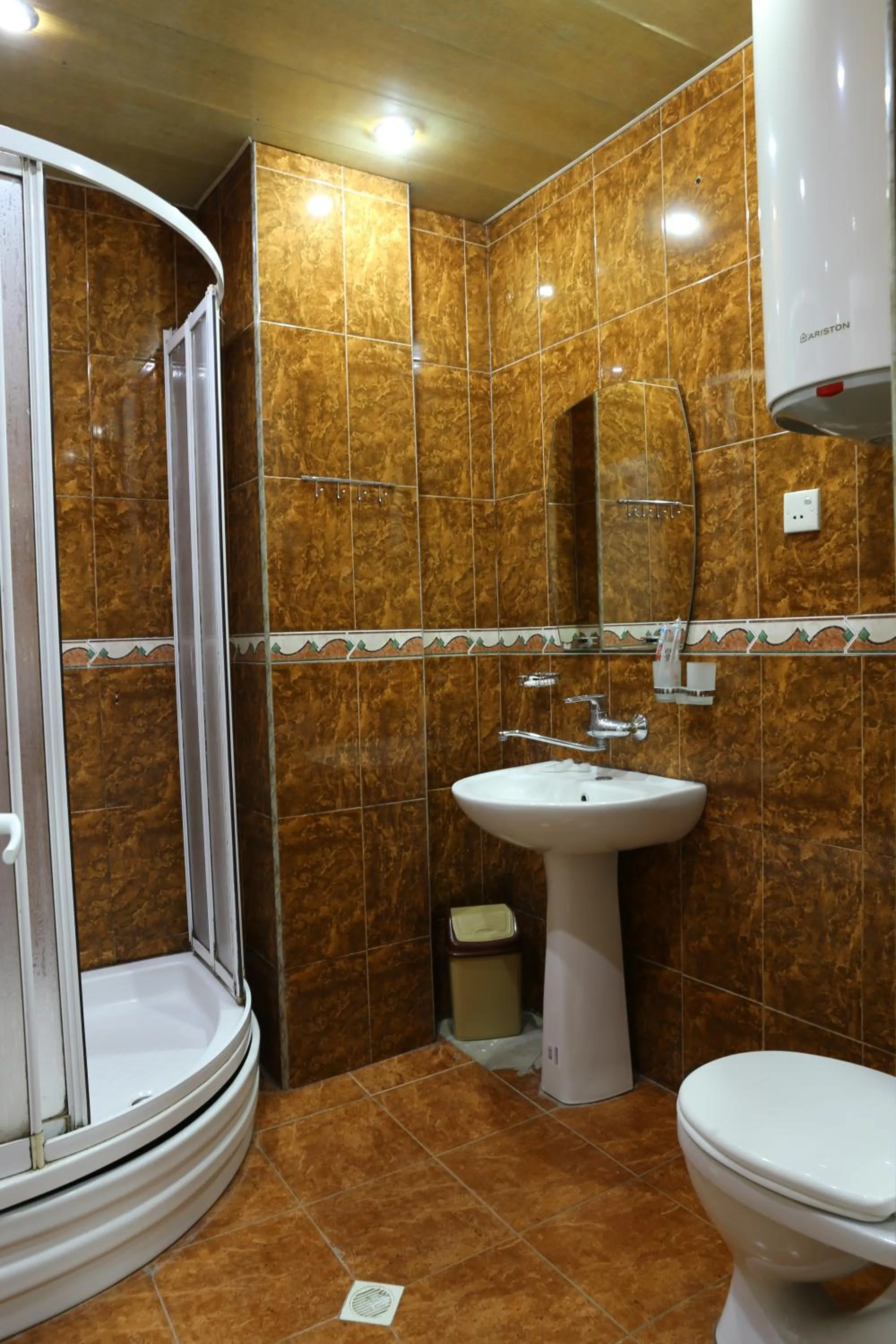 Bathroom in Dkd-bridge Hotel