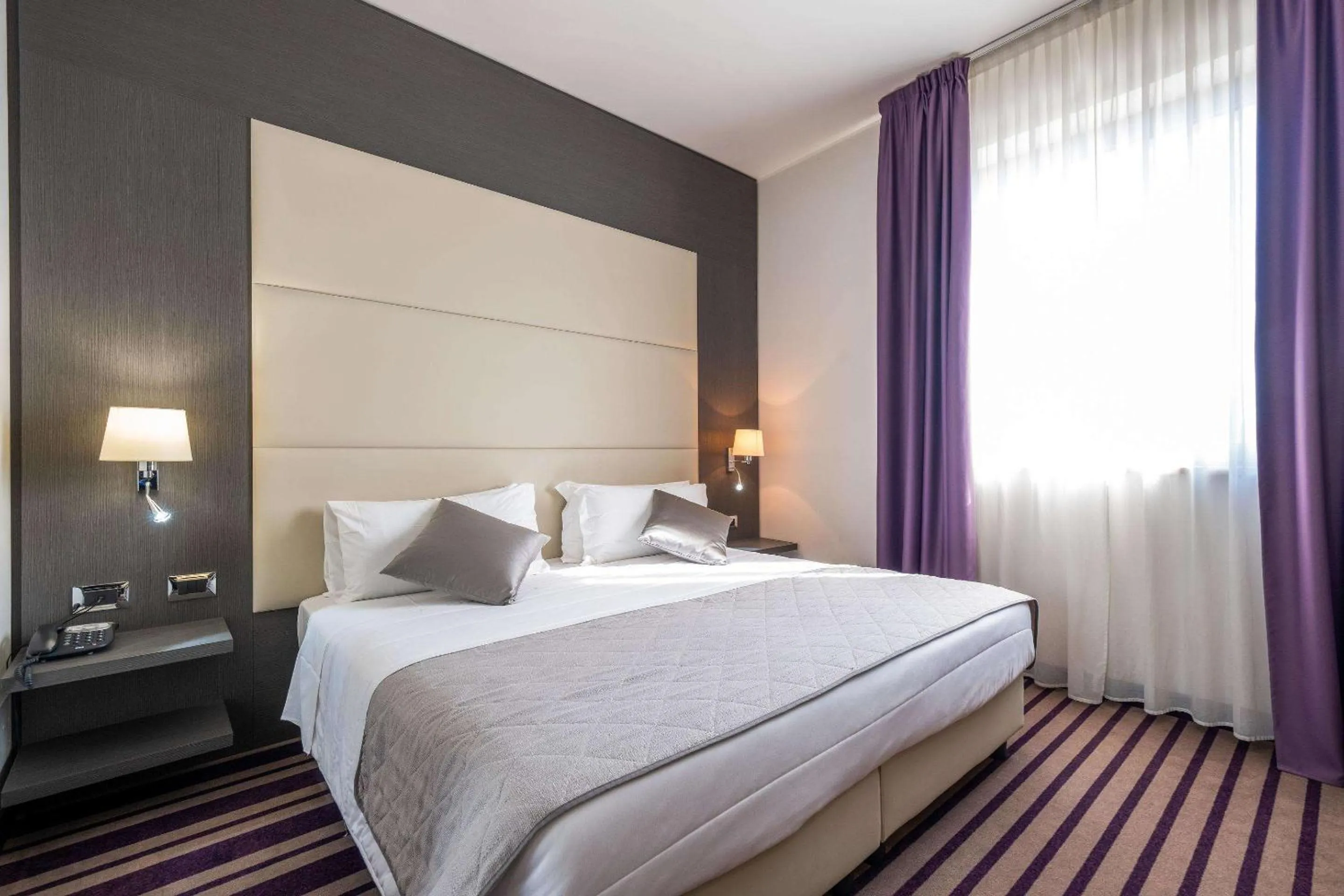 Bedroom, Bed in Quality Hotel Green Palace