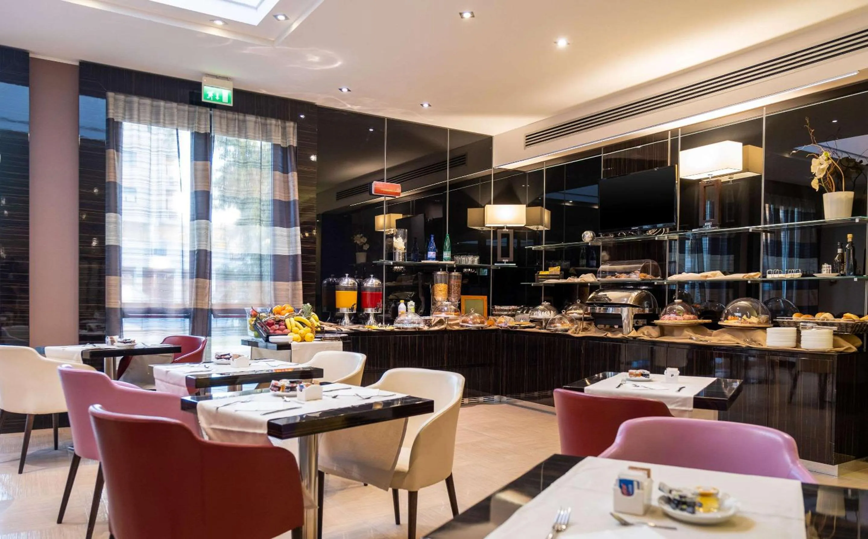 Restaurant/places to eat in Quality Hotel Green Palace