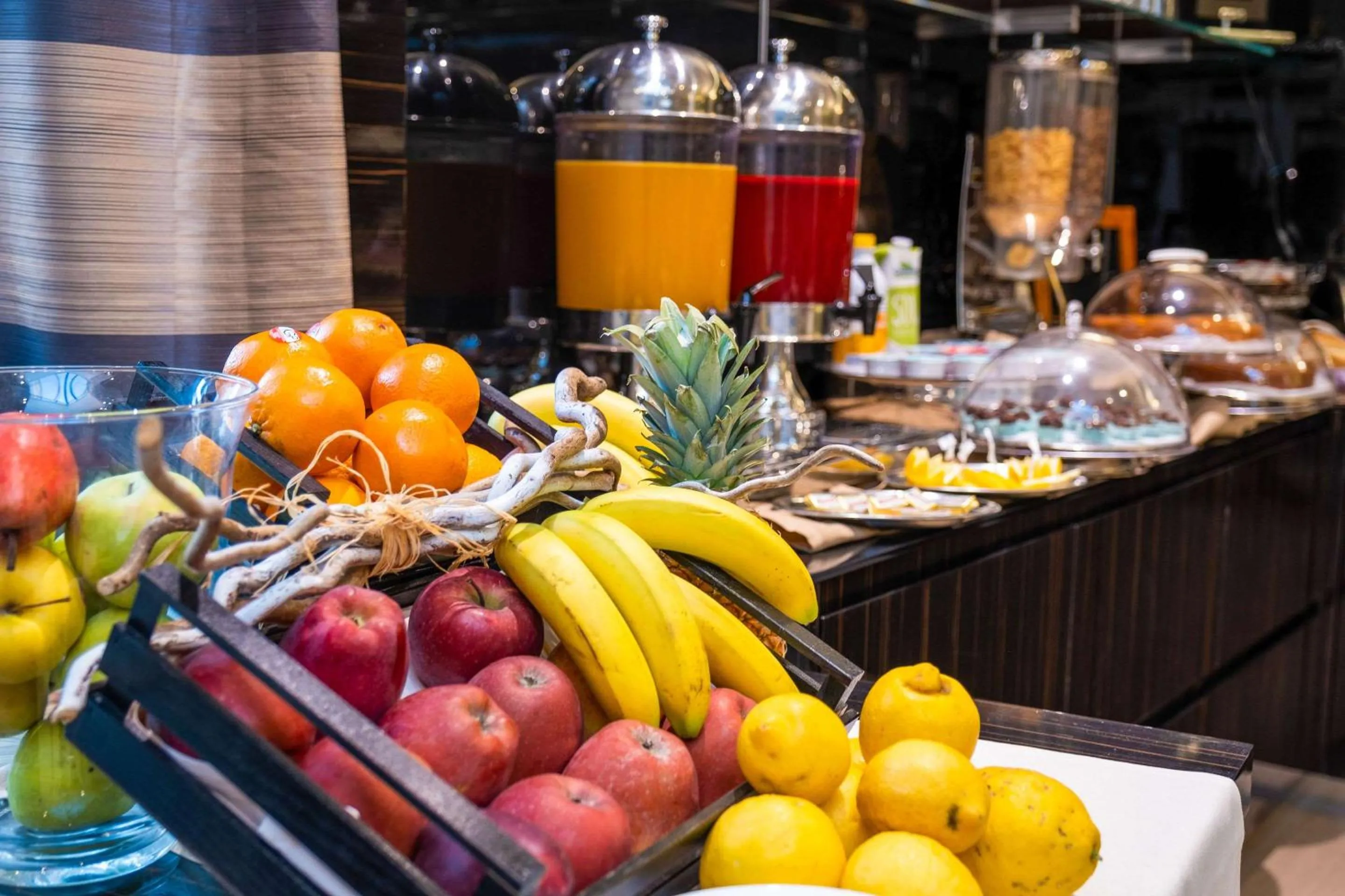 Breakfast in Quality Hotel Green Palace