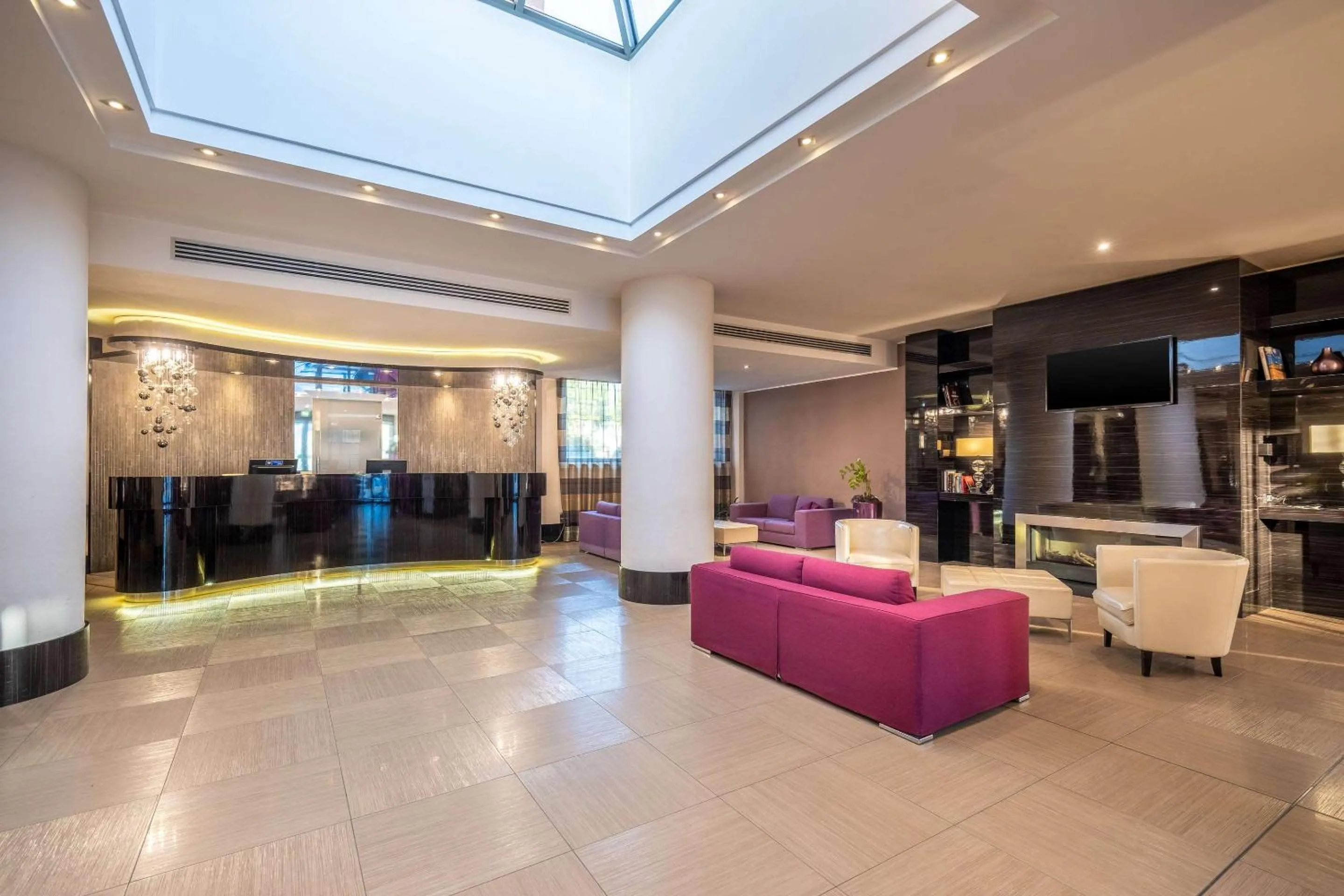 Lobby or reception in Quality Hotel Green Palace