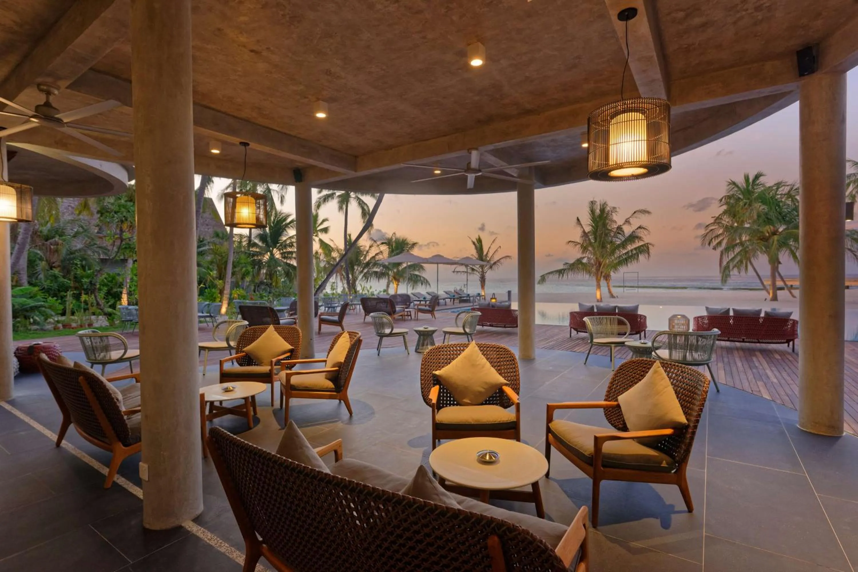 Lounge or bar in OUTRIGGER Maldives Maafushivaru Resort