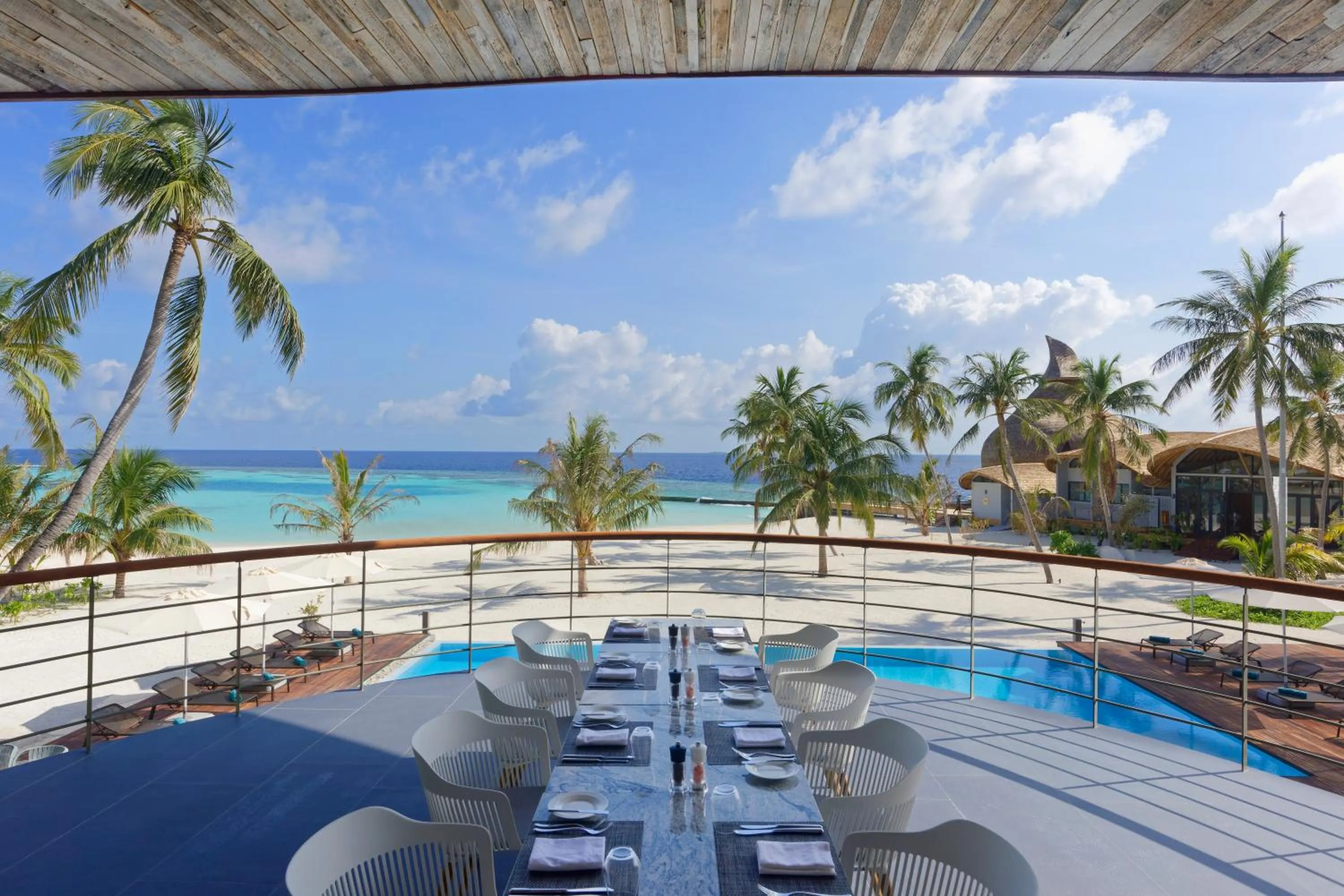 Lounge or bar in OUTRIGGER Maldives Maafushivaru Resort