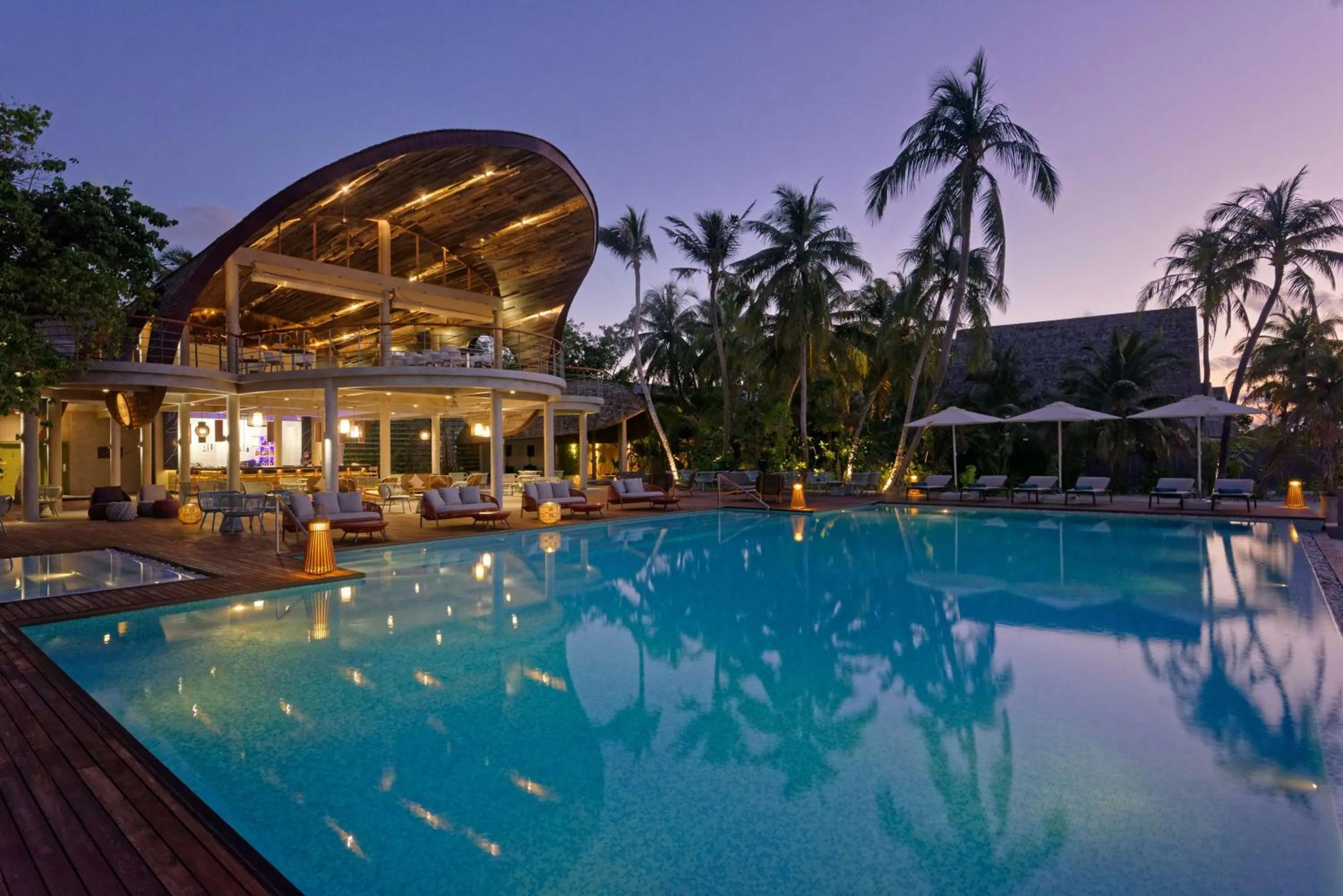 Lounge or bar in OUTRIGGER Maldives Maafushivaru Resort