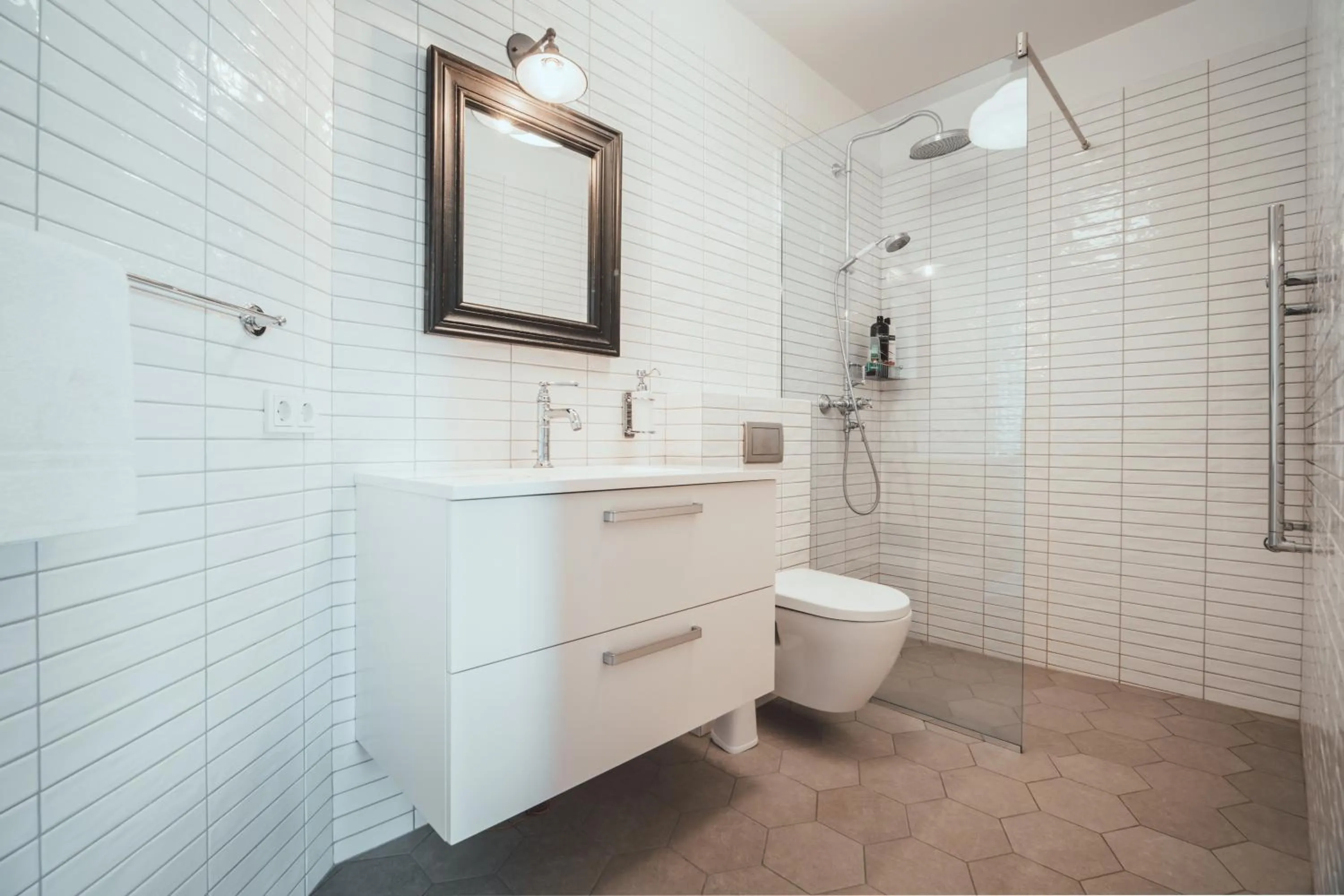 Shower in Ekra Glacier Lagoon