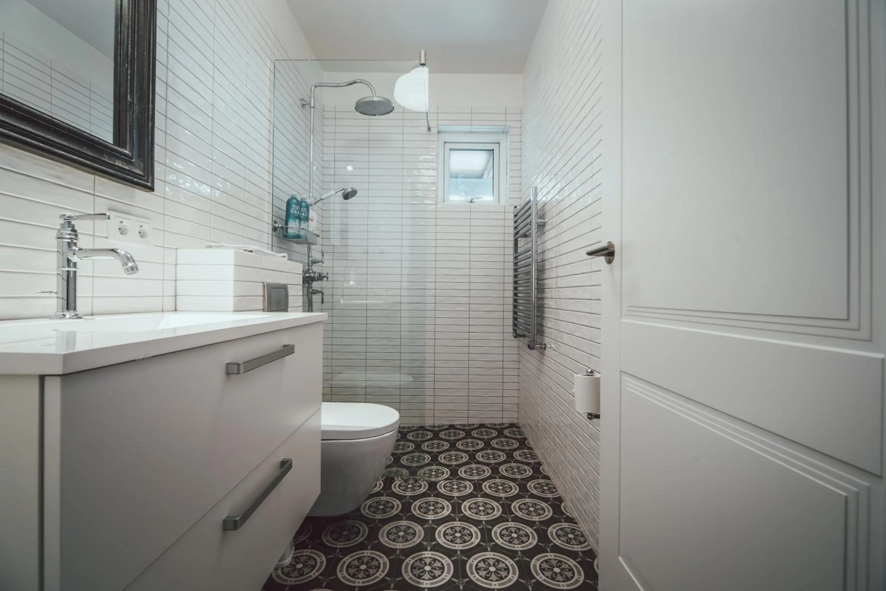 Shower in Ekra Glacier Lagoon