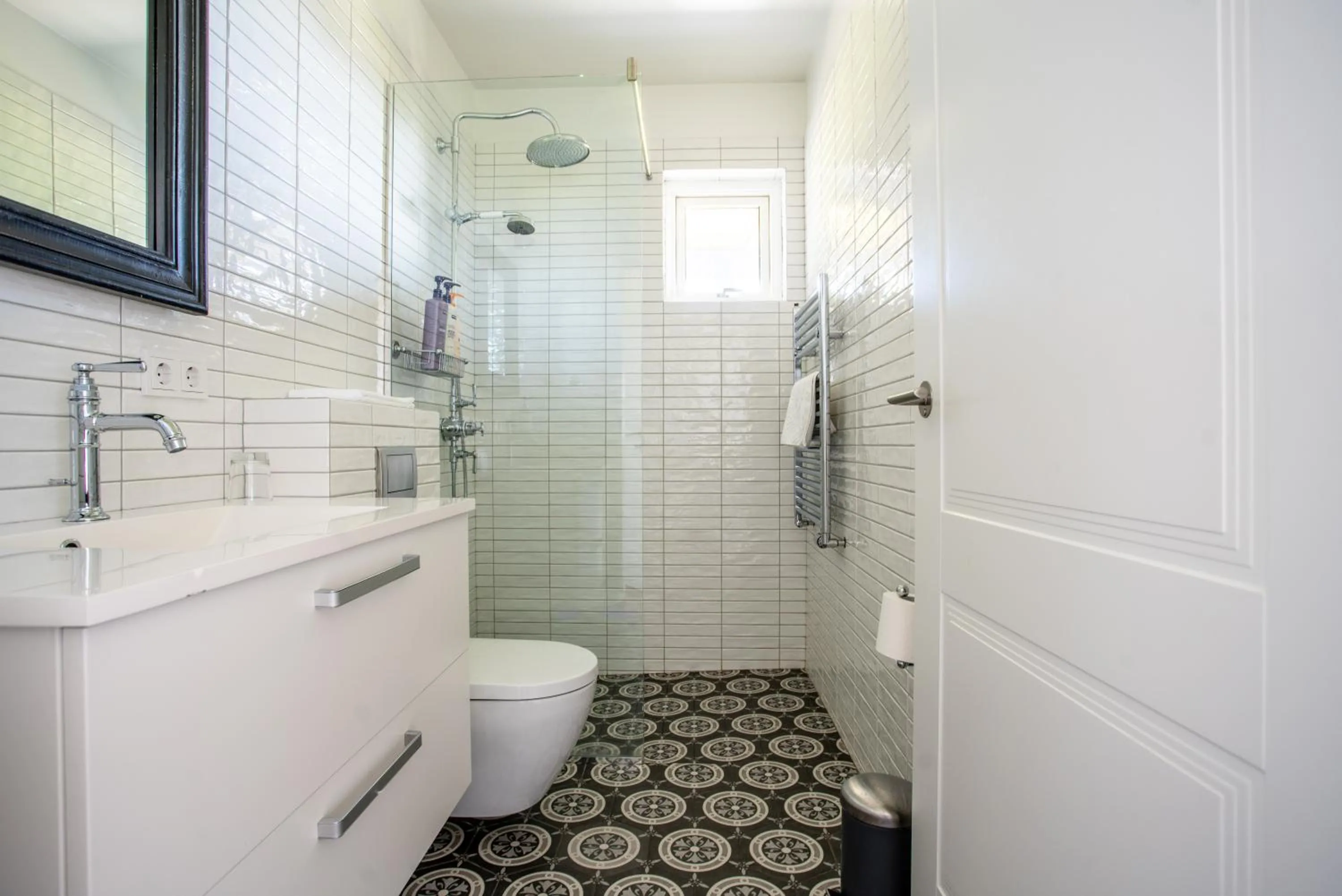 Shower in Ekra Glacier Lagoon