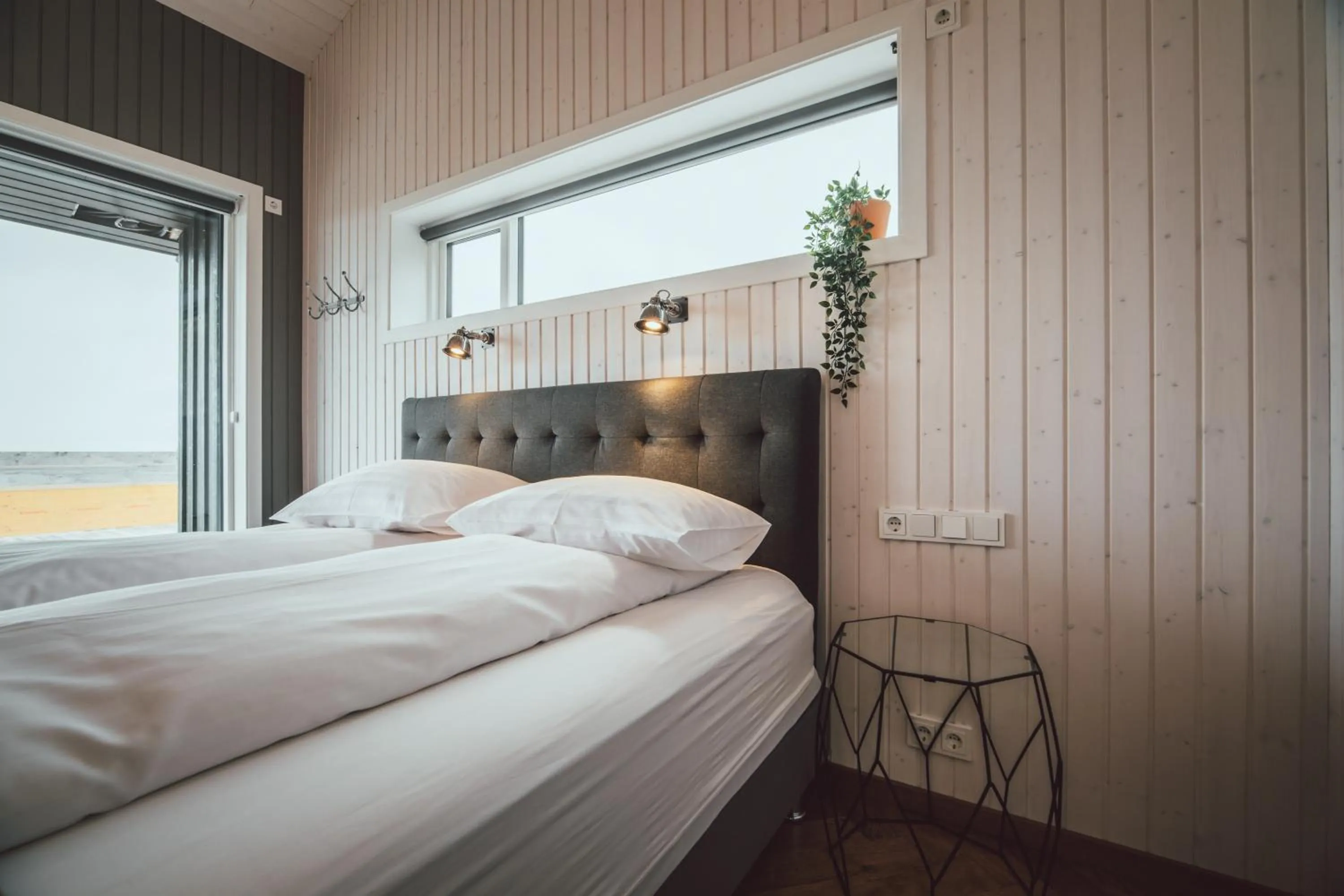 Bed in Ekra Glacier Lagoon