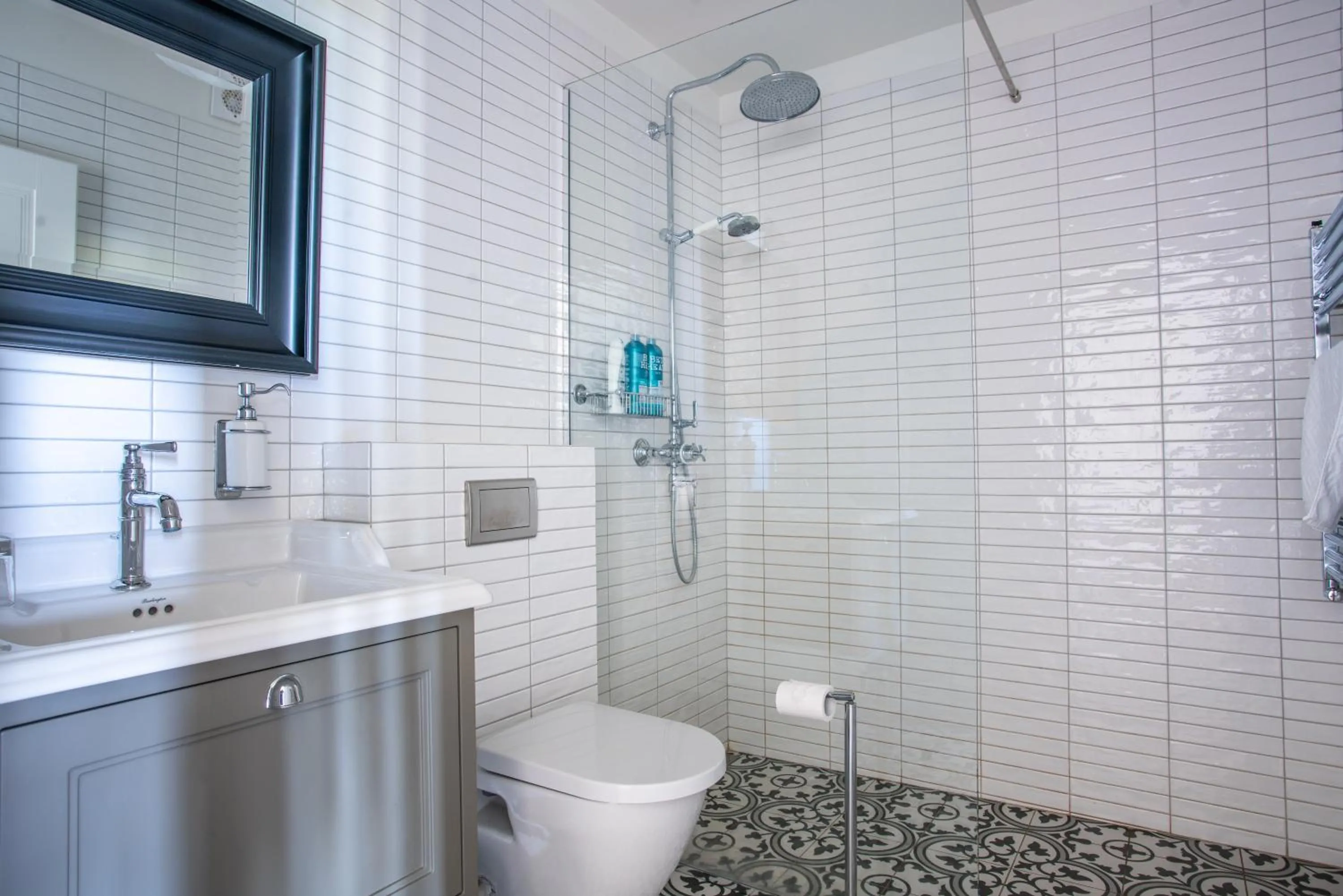 Shower in Ekra Glacier Lagoon