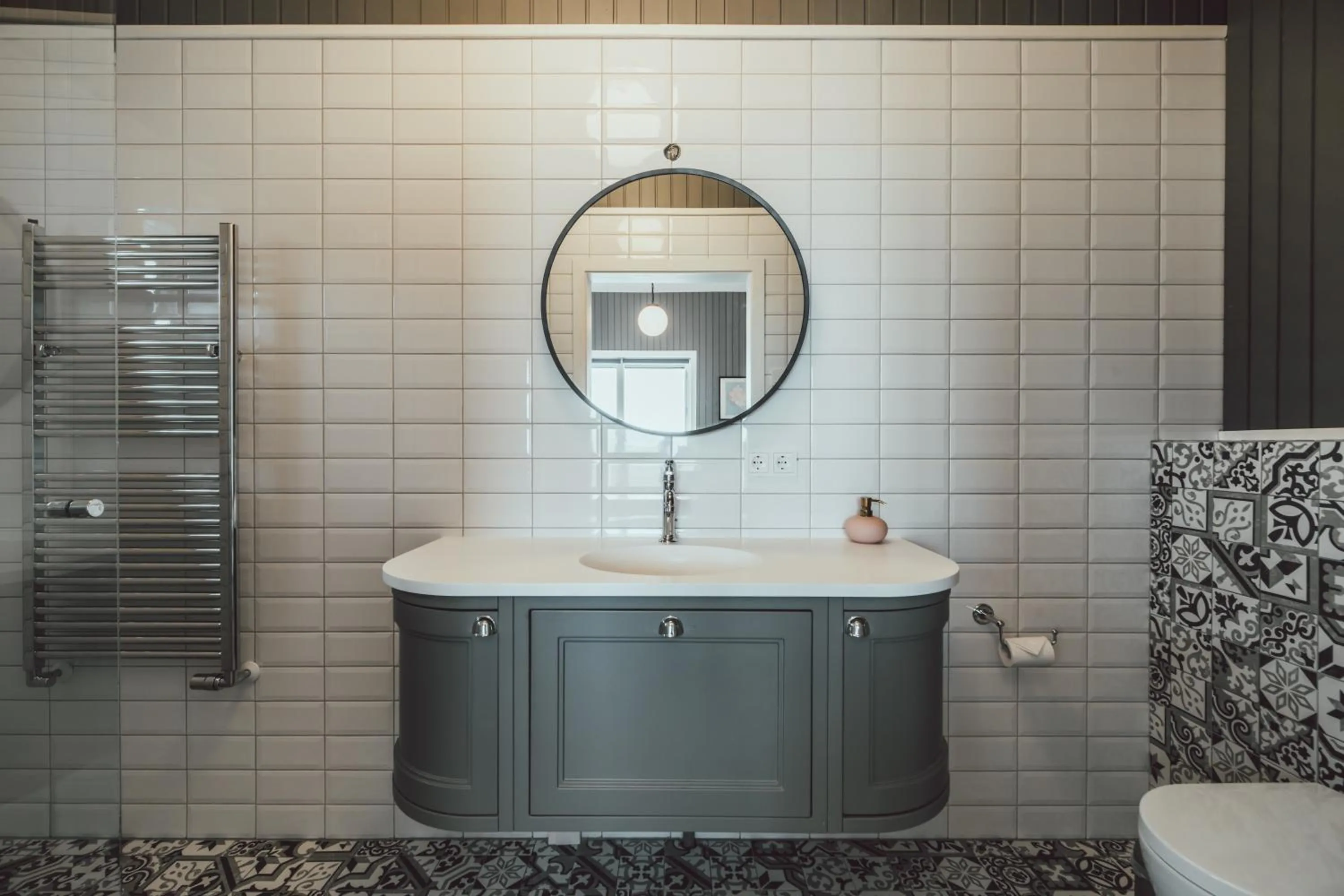 Bathroom in Ekra Glacier Lagoon