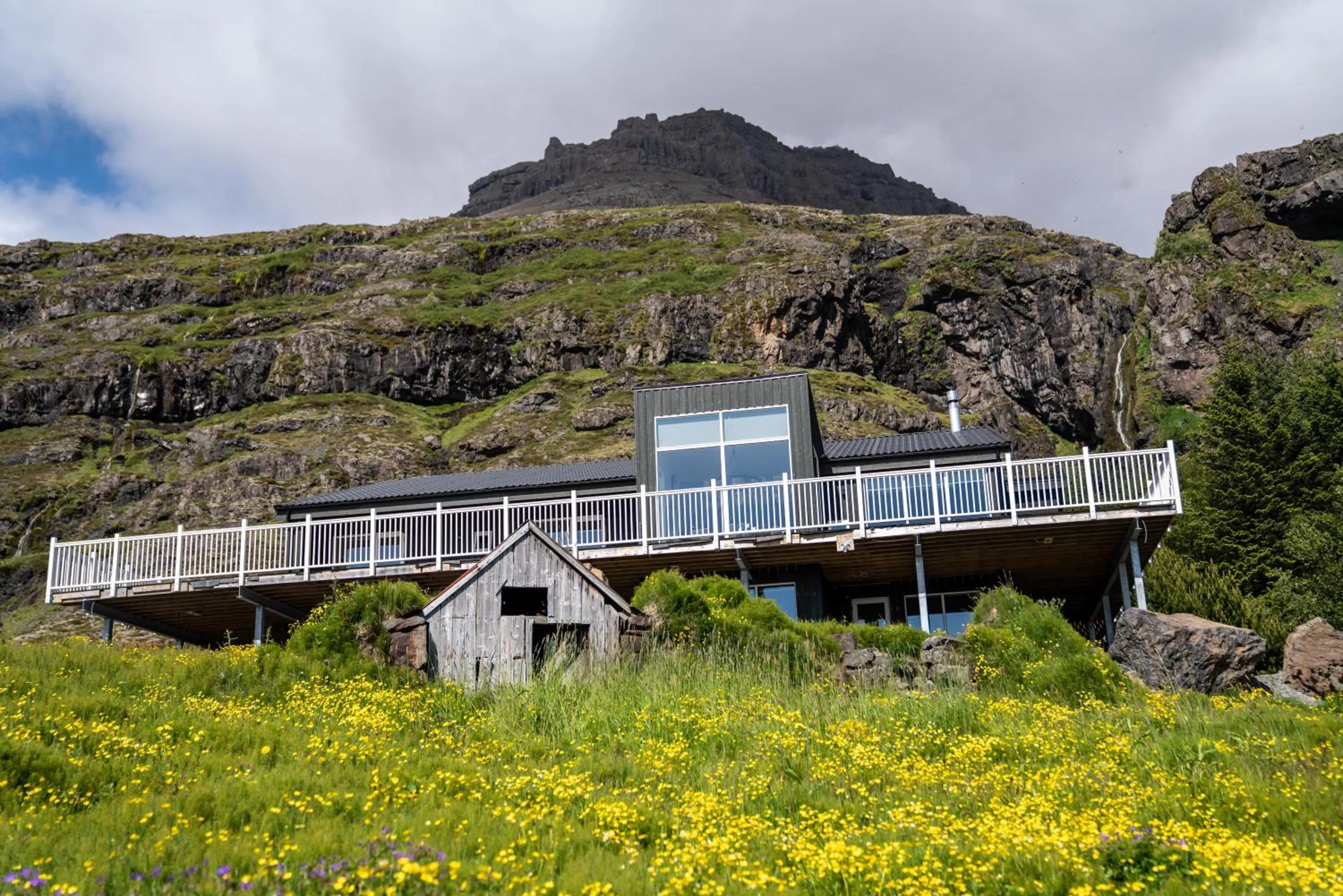 Property building in Ekra Glacier Lagoon